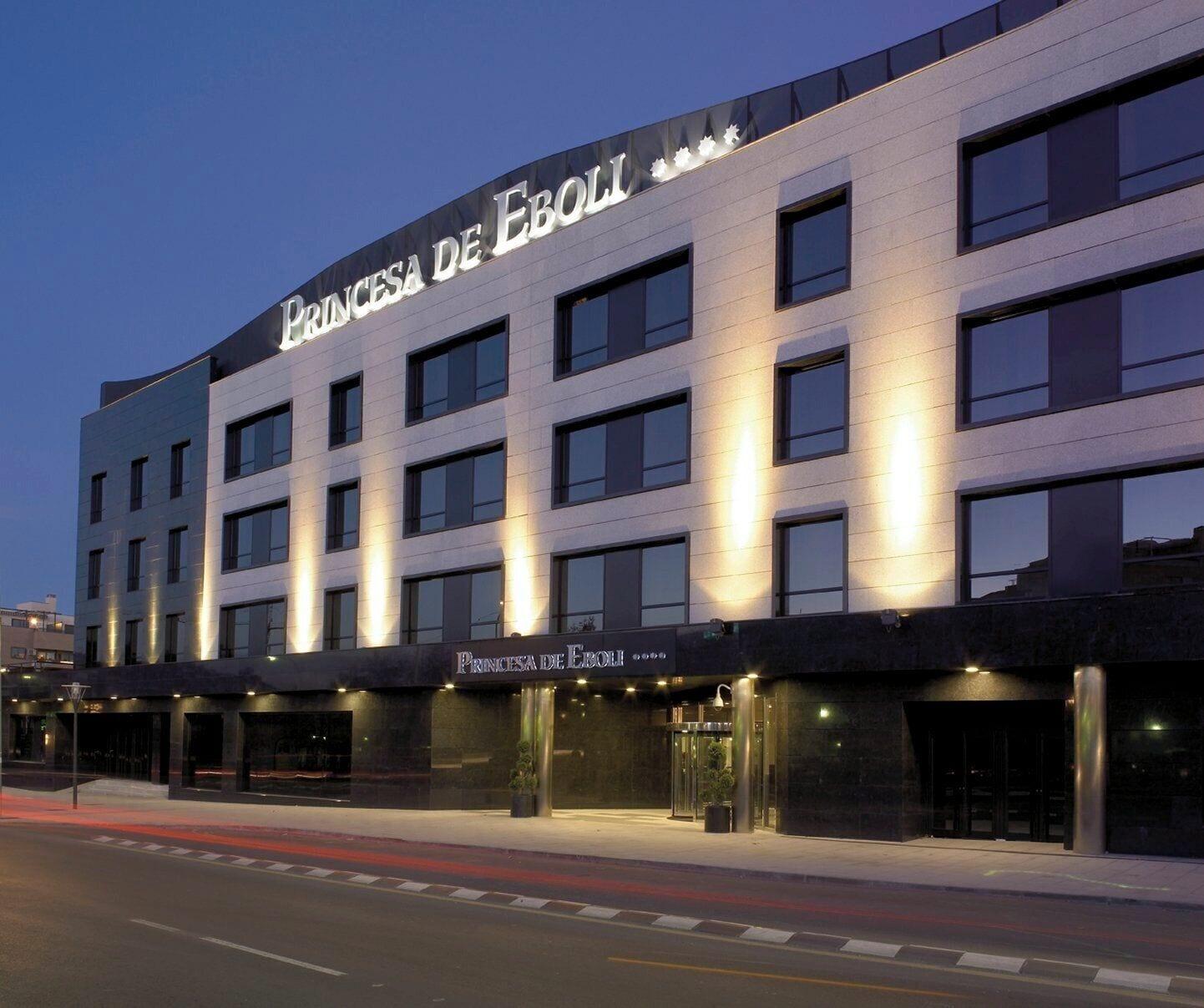 Vista Exterior Hotel Princesa de Eboli