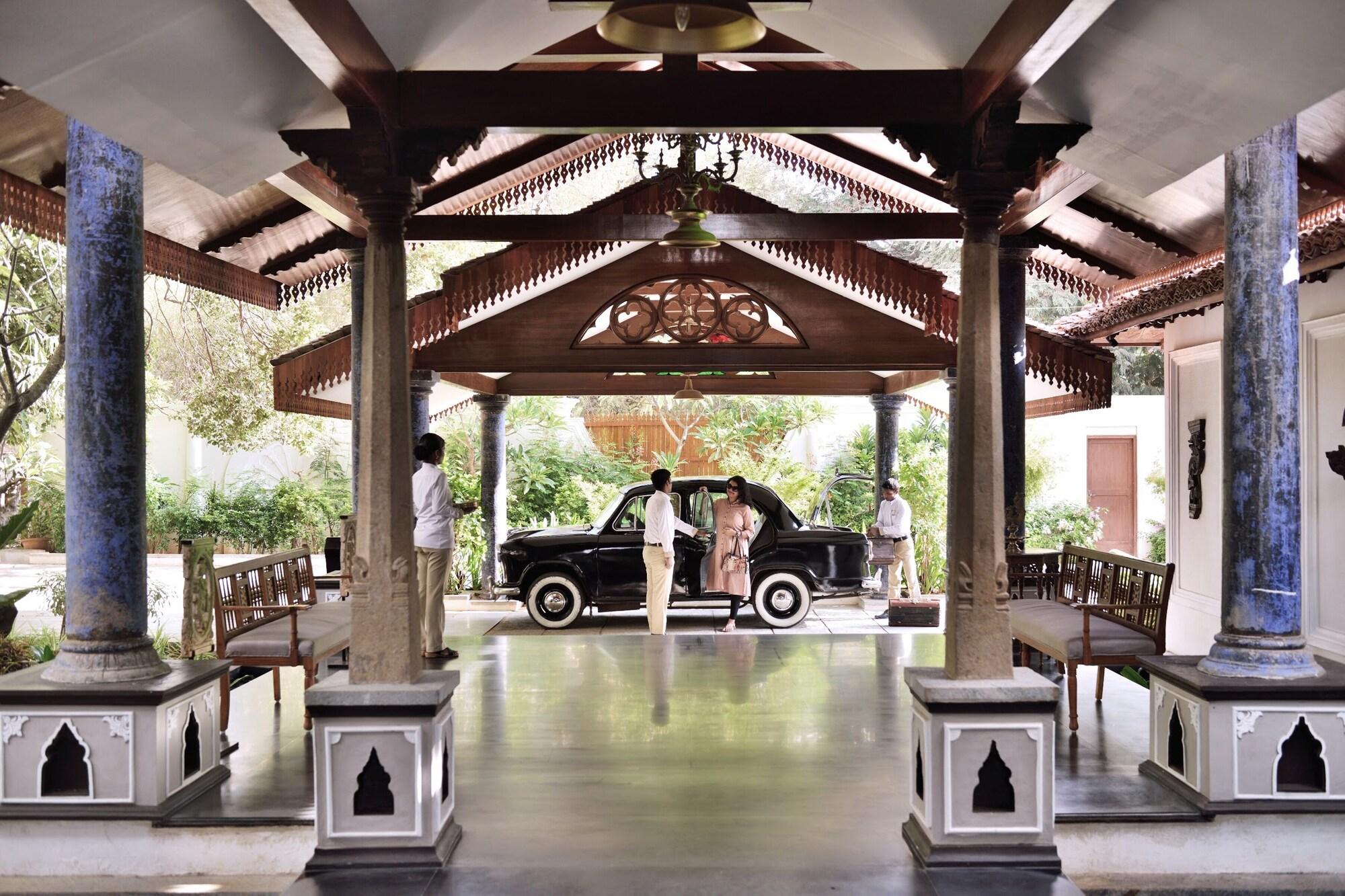 Vista Lobby Svatma - A Luxury Heritage Resort