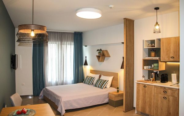 Dynasta Central Suites
