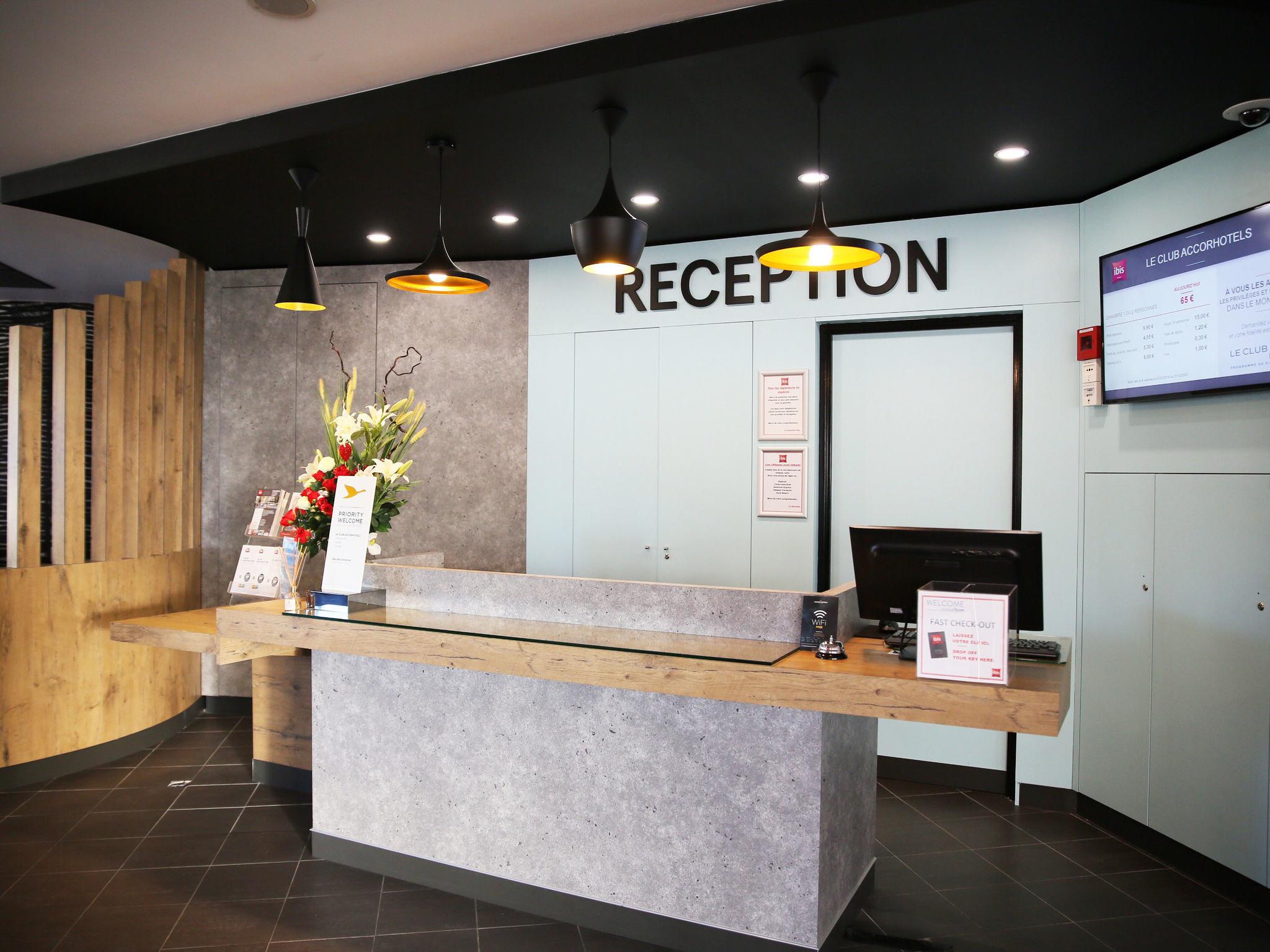 Vista Lobby Hôtel Ibis Cannes Mouans Sartoux