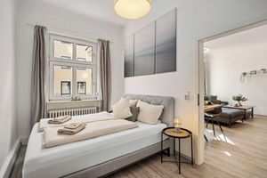 Alquiler Vacacional - Gigantic old building apartment with WiFi and free parking in the city center