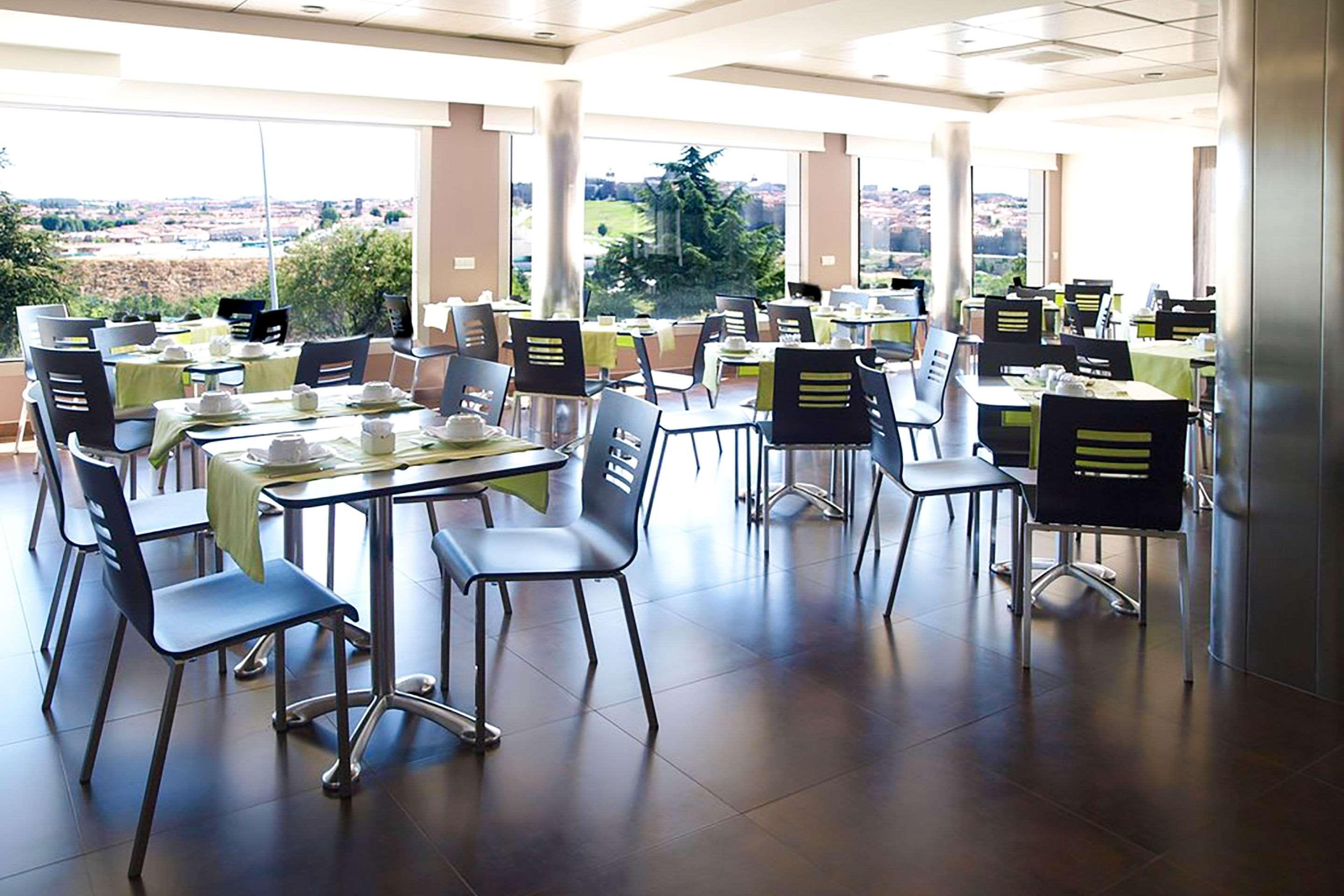 Bar/Salón Hotel Sercotel Cuatro Postes