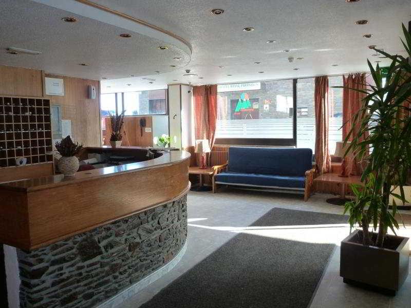 Vista Lobby Apartamentos Crest Pas