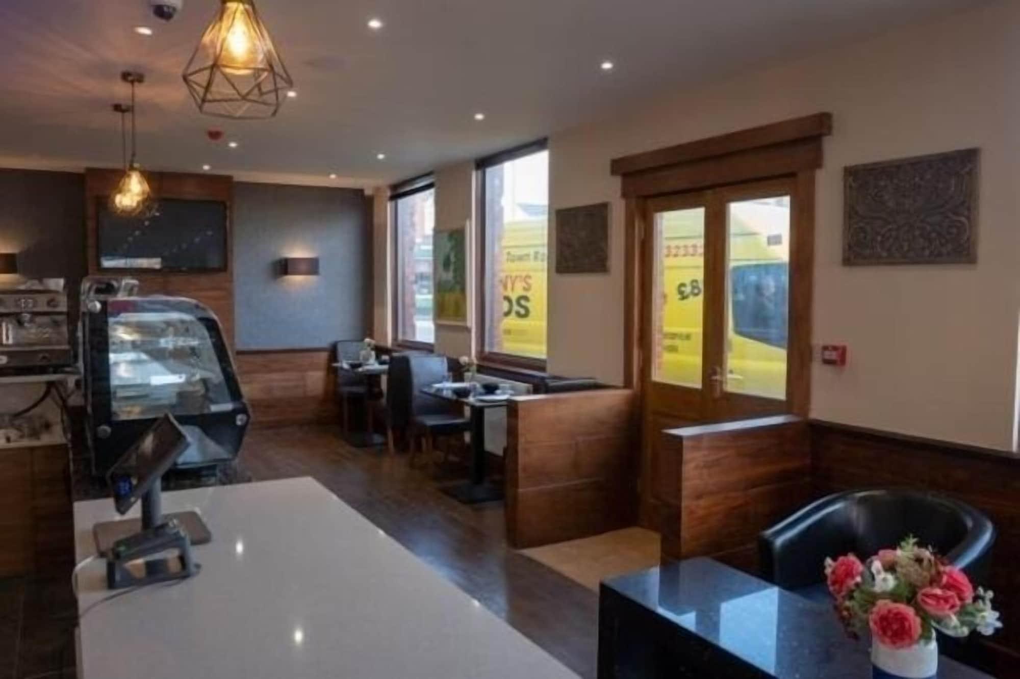 Bar/Salón Eagle Hotel