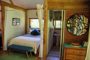 Alquiler Vacacional - Cozy Forest Cabin in the Beautiful Sayward Valley