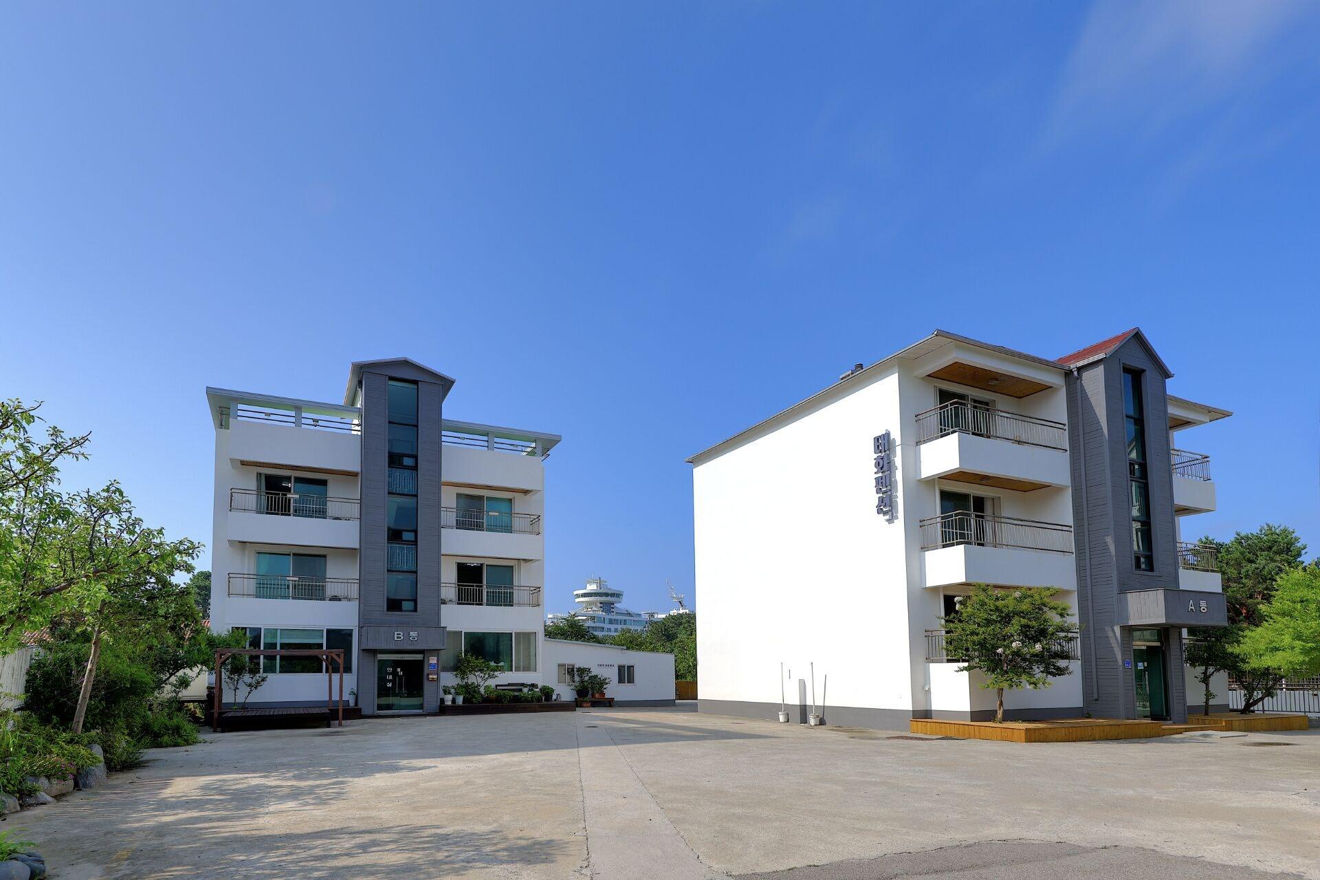 Varios Taehwa Pension