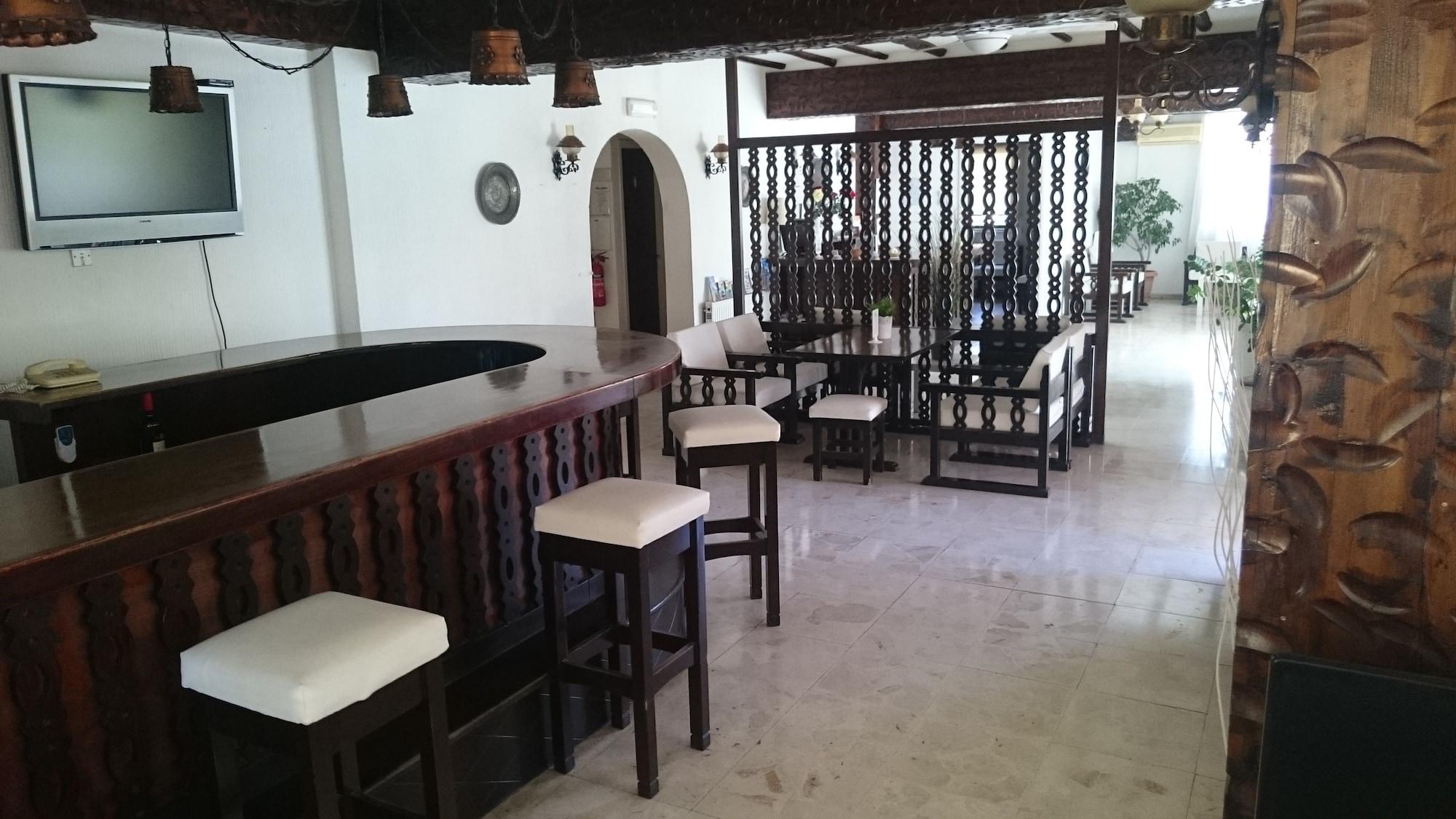 Bar/Salón Lordos Hotel Apartments