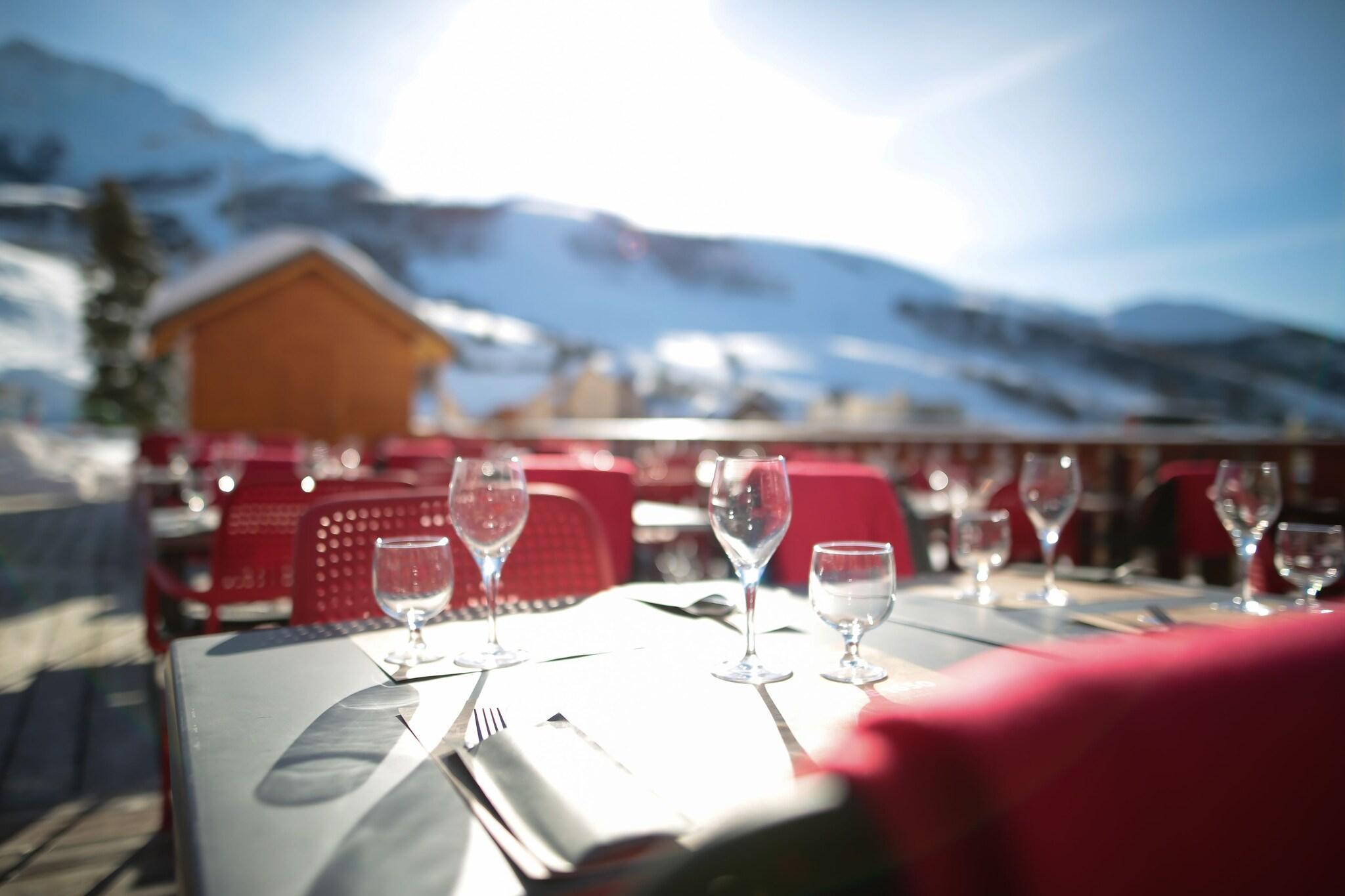 Varios Hôtel Lac Bleu 1650