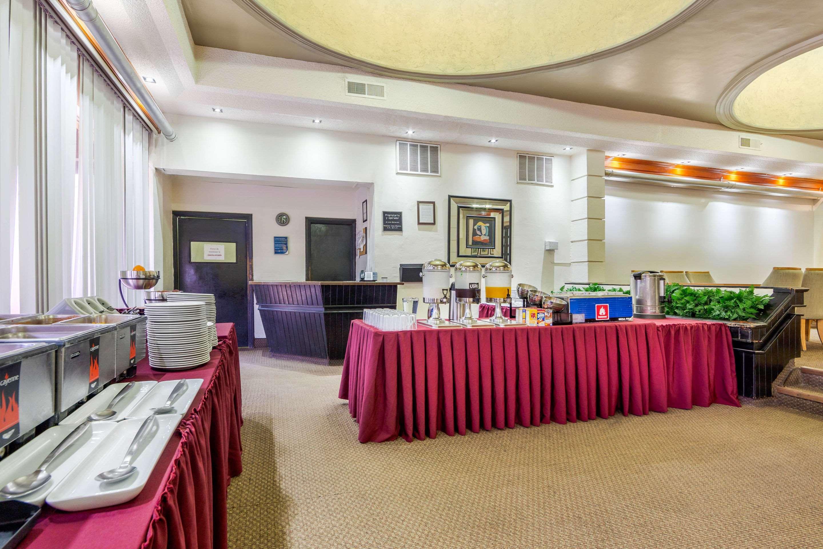 Restaurant Quality Inn Piedras Negras