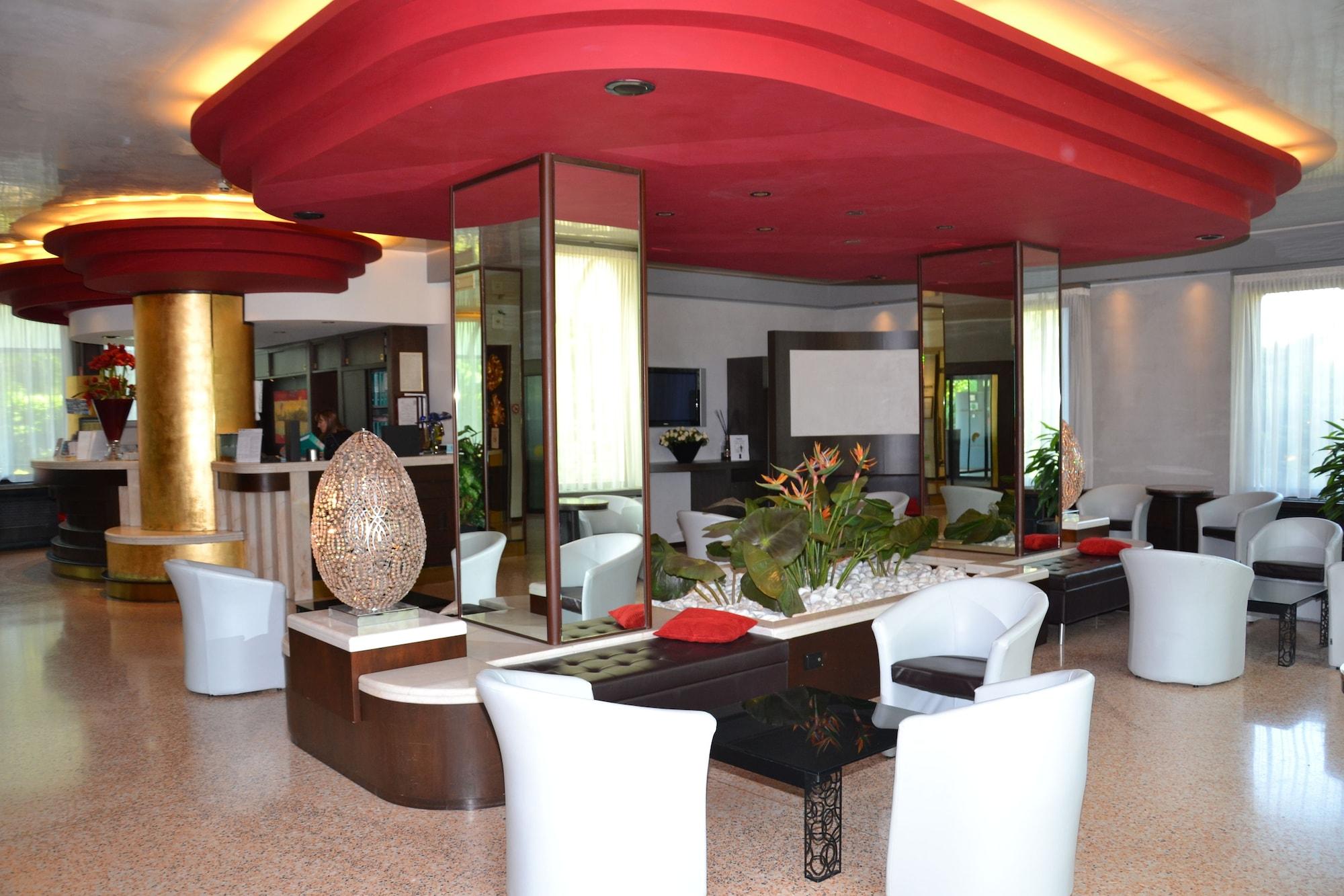 Bar/Salón Antony Hotel