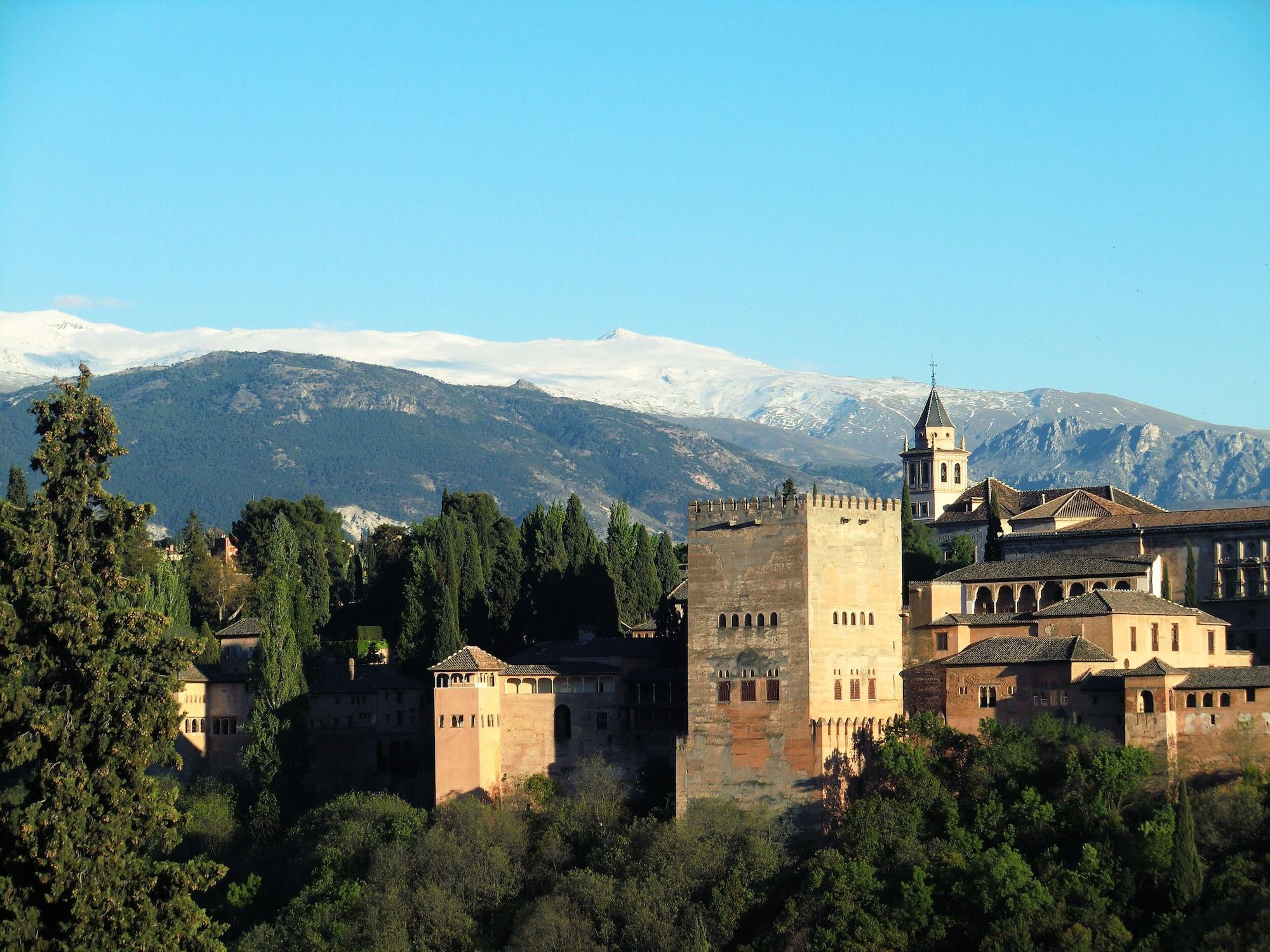 Vista Exterior Golondrinas de la Alhambra