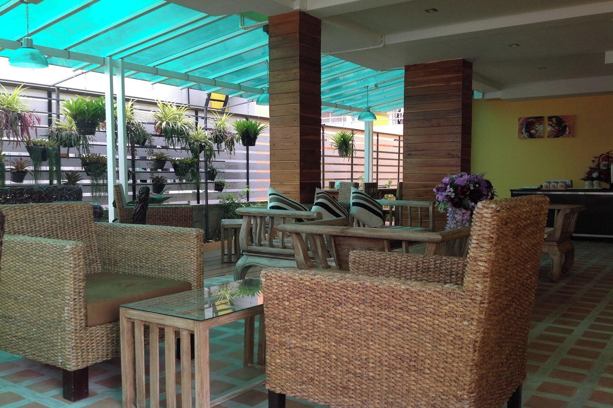 Vista do lobby Yellow Tique Hotel