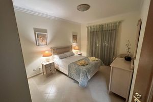 Alquiler Vacacional - This place spells H-O-L-I-D-A-Y.  Beautiful 2 bed apartment overlooking the pool