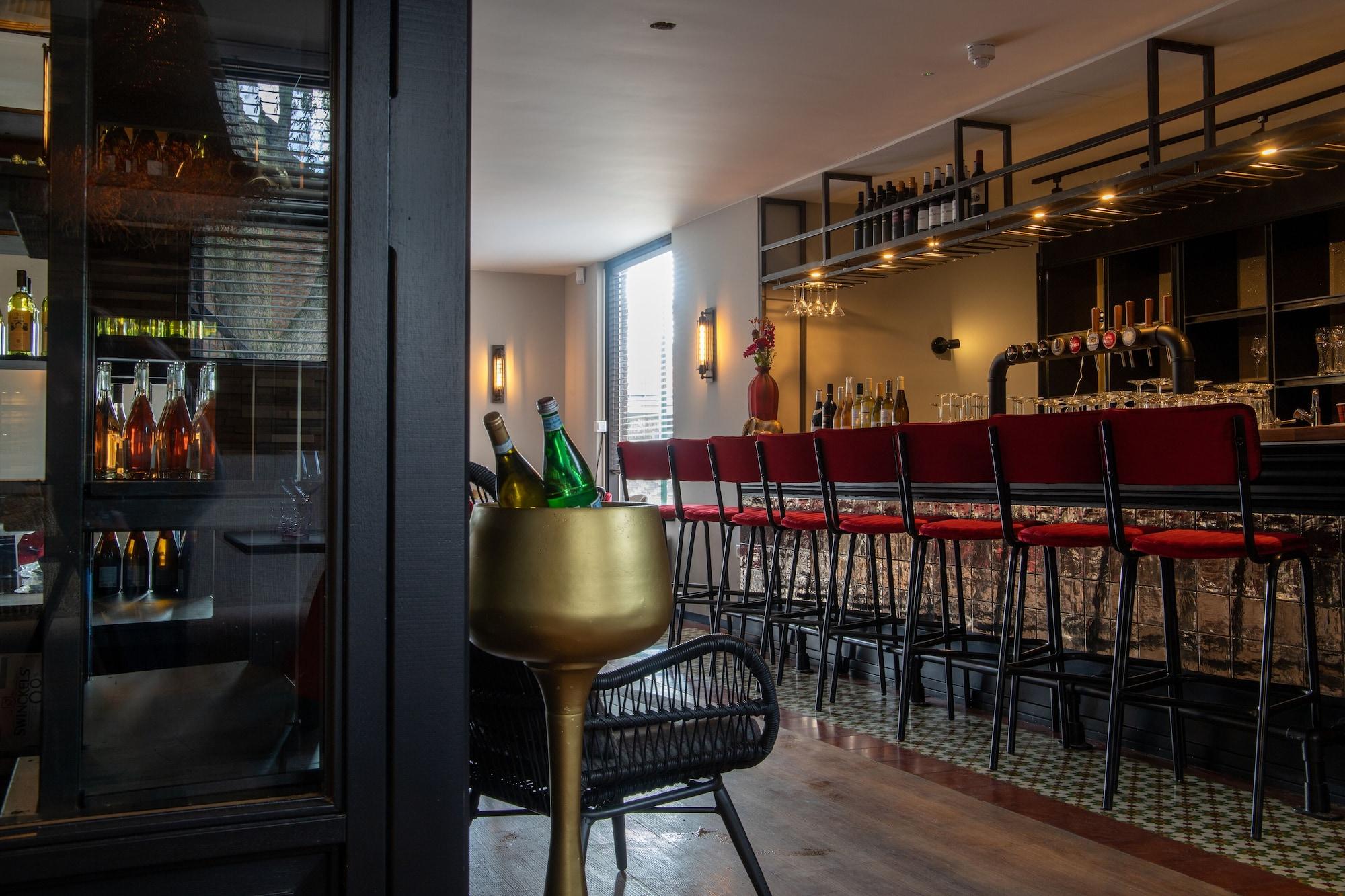 Bar/Salón Boutique Hotel Four