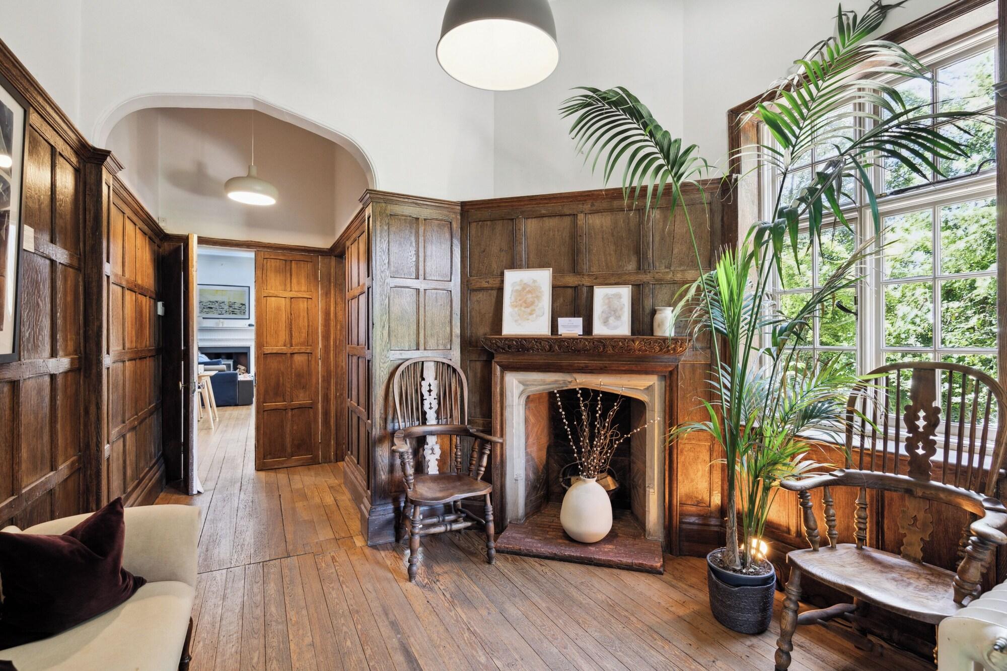 Vista Lobby River Arts Club