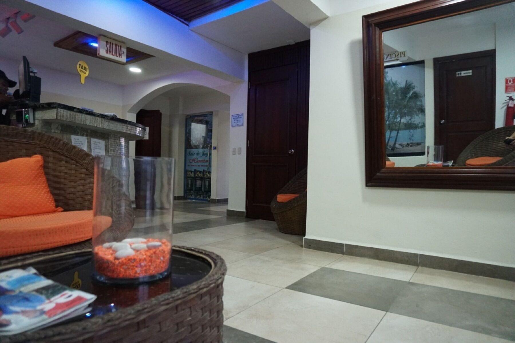 Vista Lobby Hotel Restaurant Hamilton