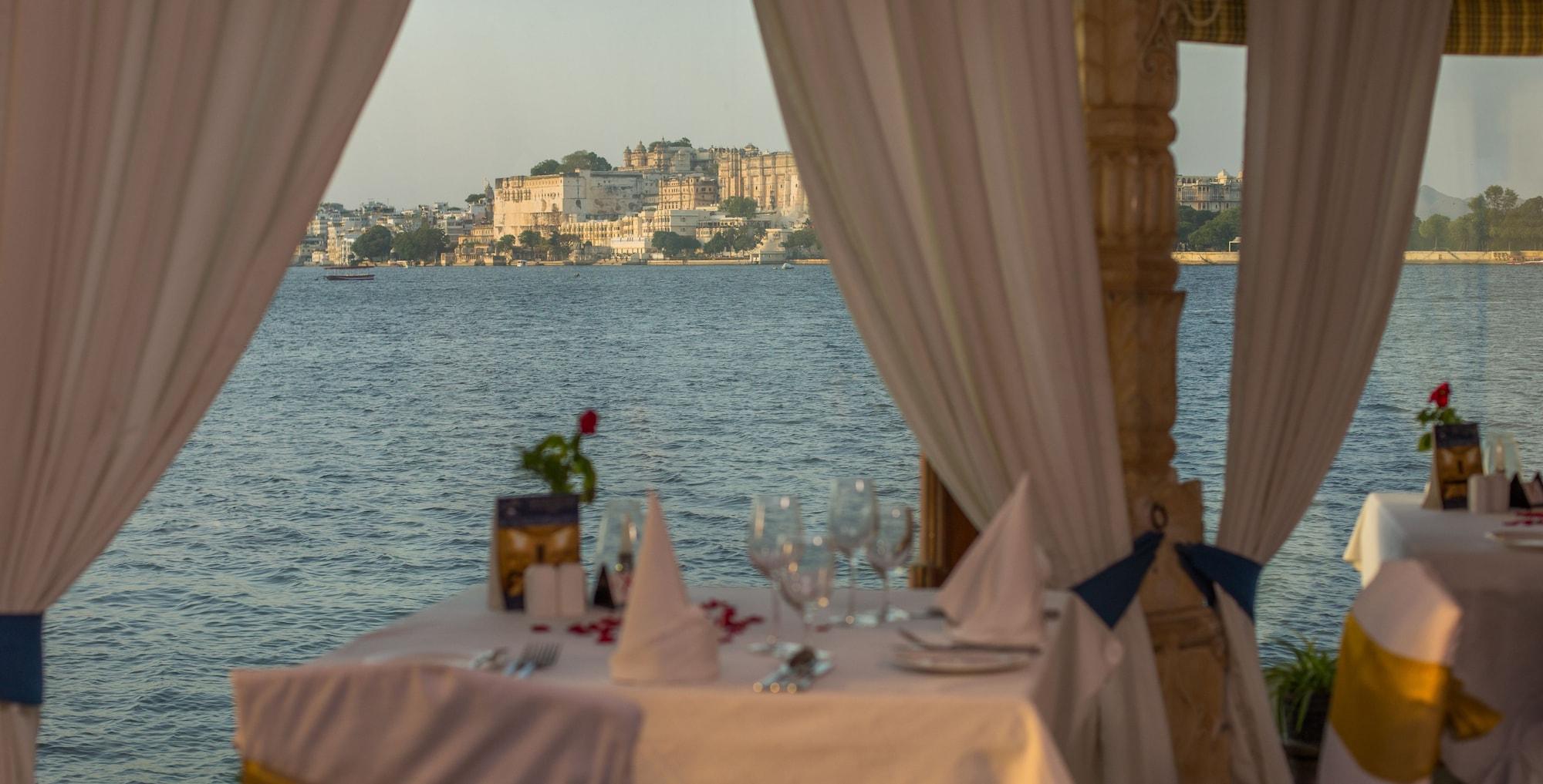 Restaurant Jagmandir Island Palace