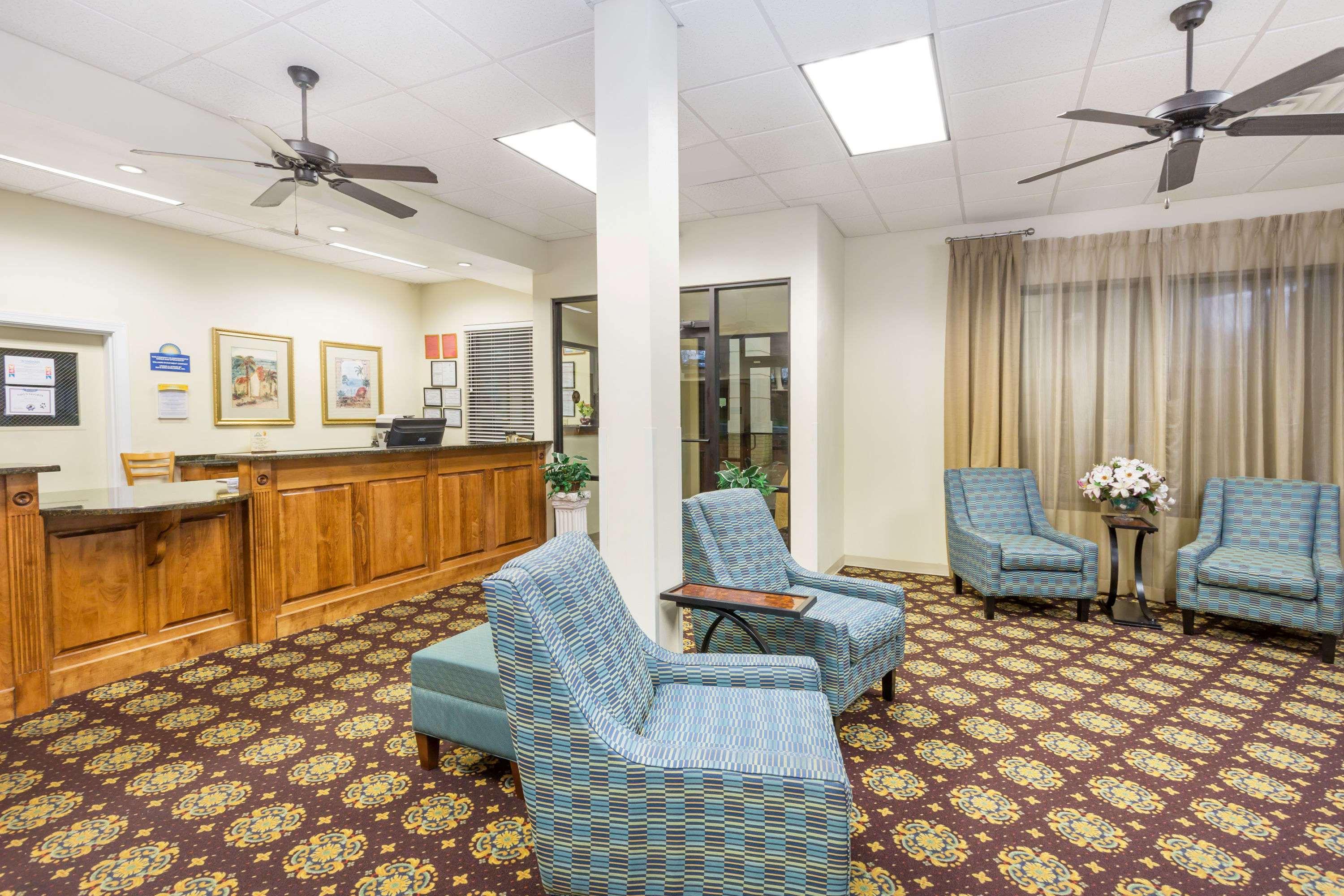 Vista Lobby Super 8 by Wyndham Valdosta Mall