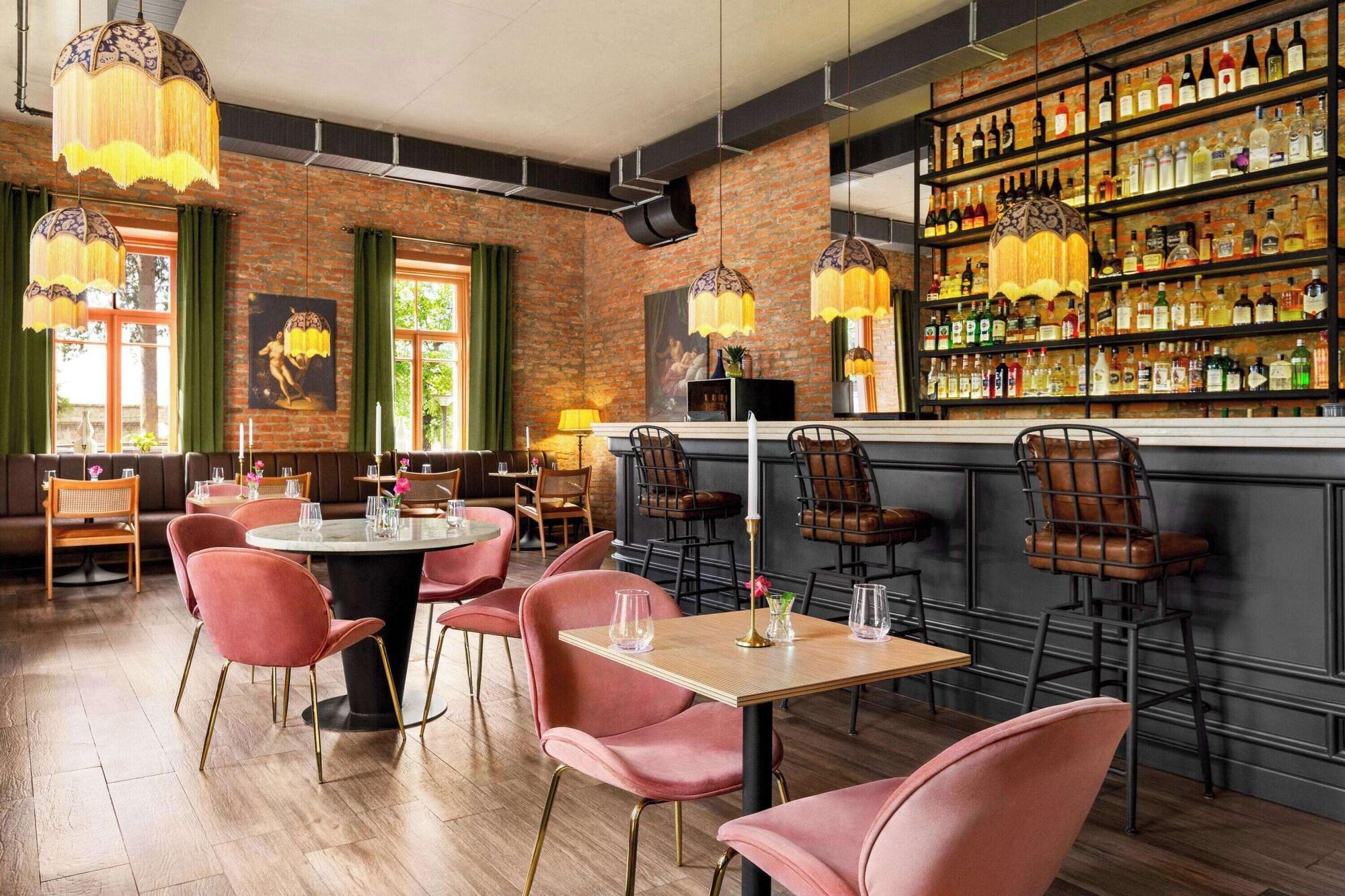 Restaurant Ramada by Wyndham Tbilisi Old City