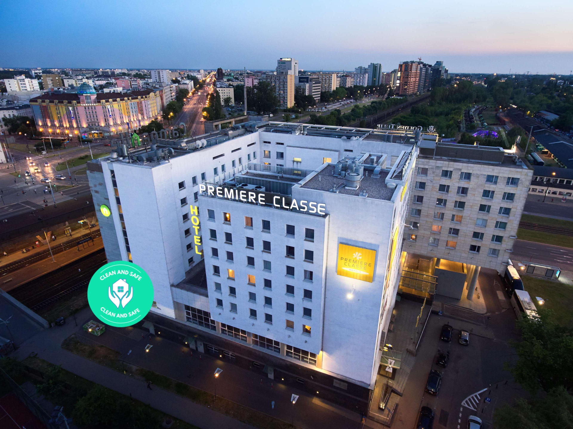 Vista Exterior Premiere Classe Warszawa Centrum