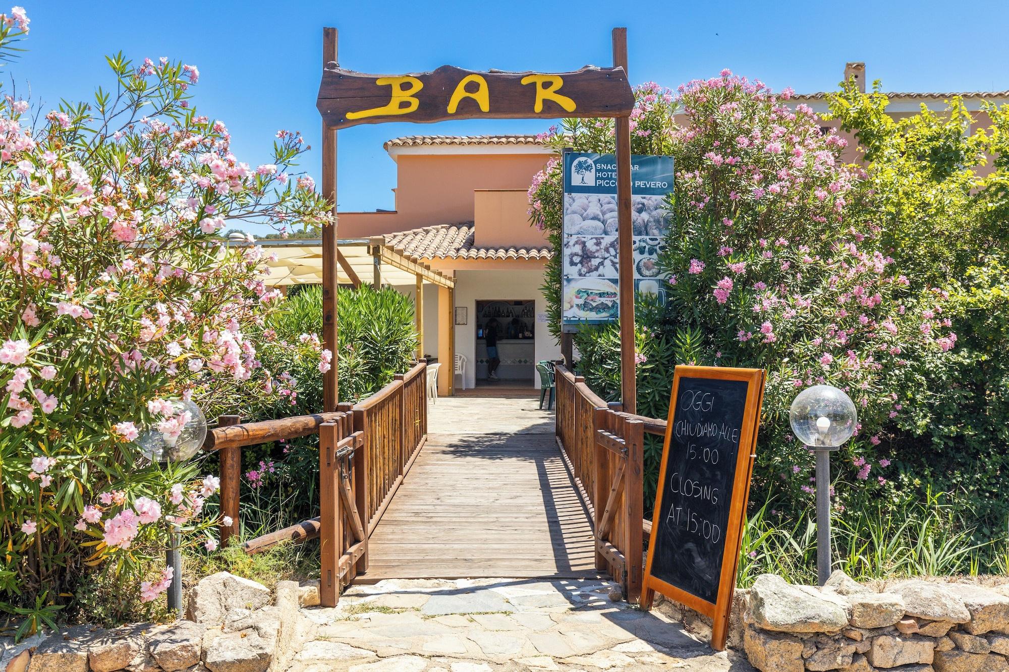 Bar/Salón Piccolo Pevero