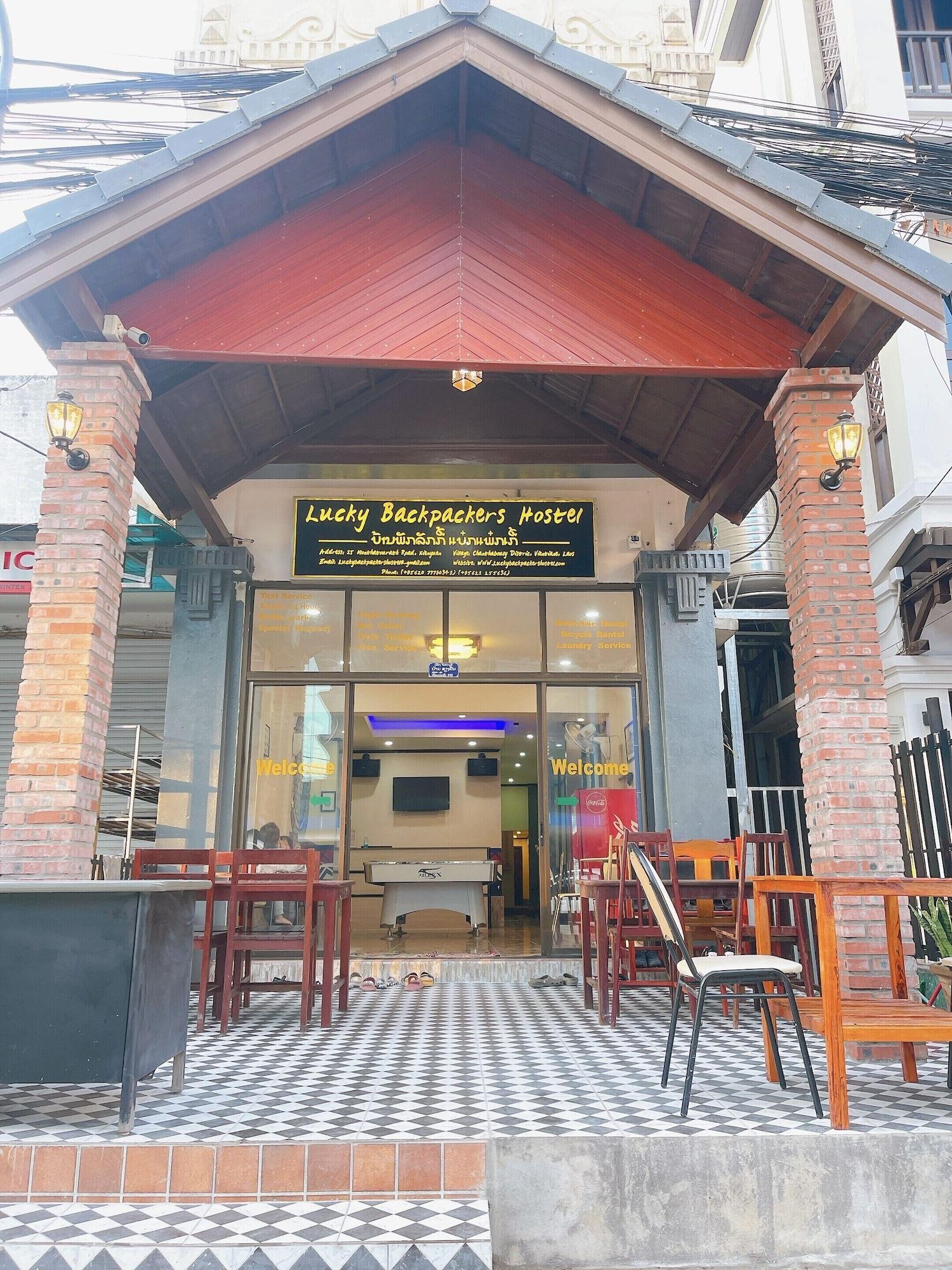 Vista Exterior Lucky Backpacker Hostel