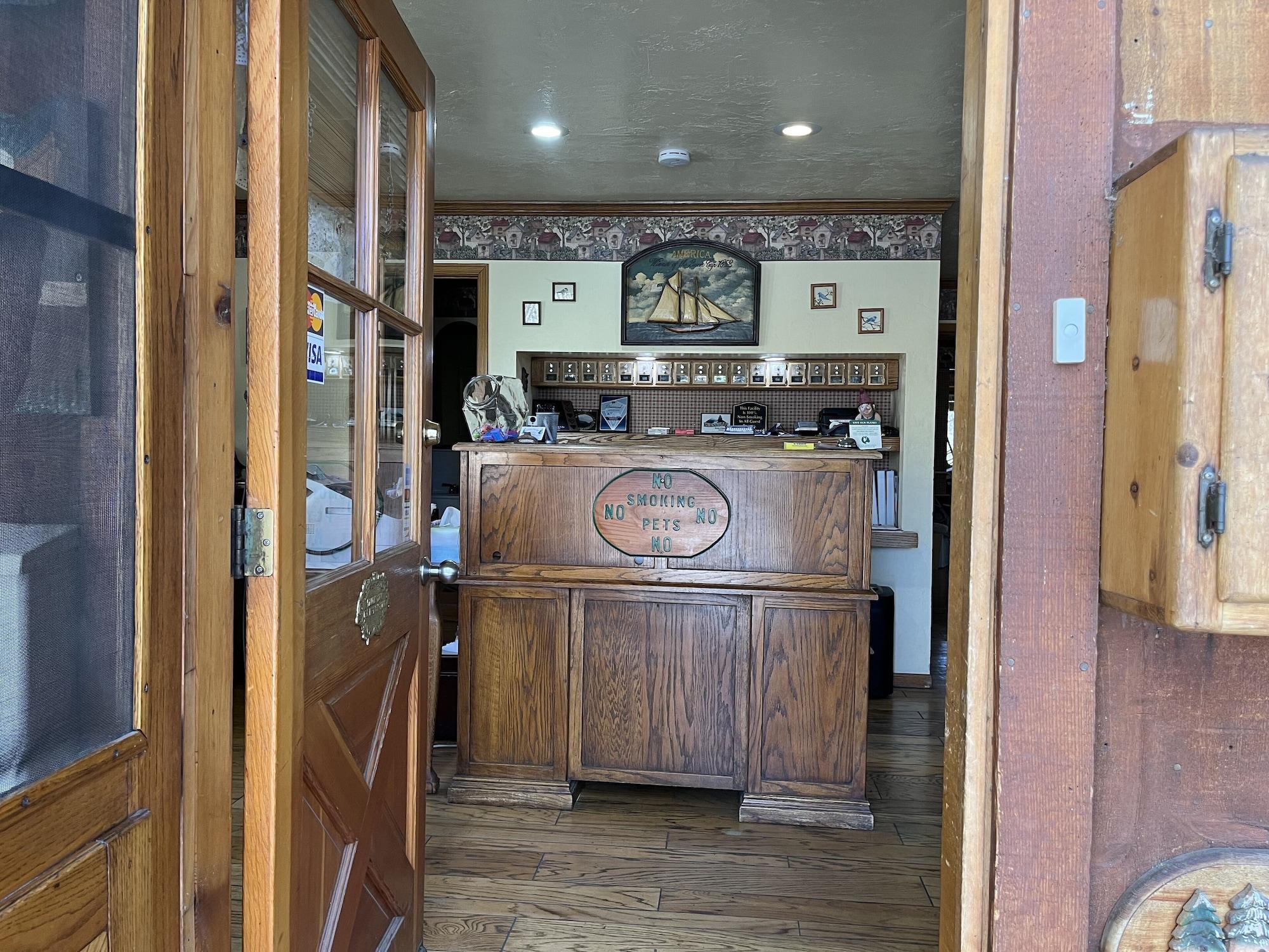 Vista Lobby Whispering Pines Lodge