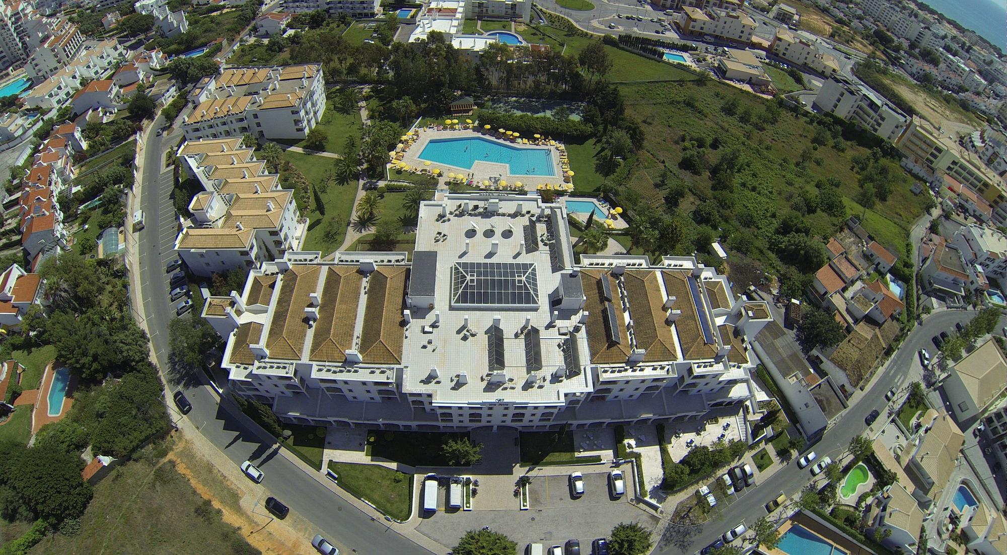 Vista Exterior Vila Petra