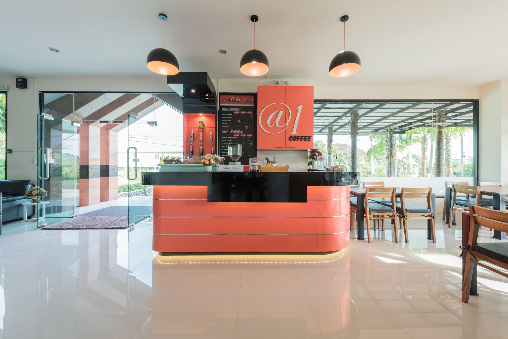 Bar/Salón At One Hotel Chiangrai