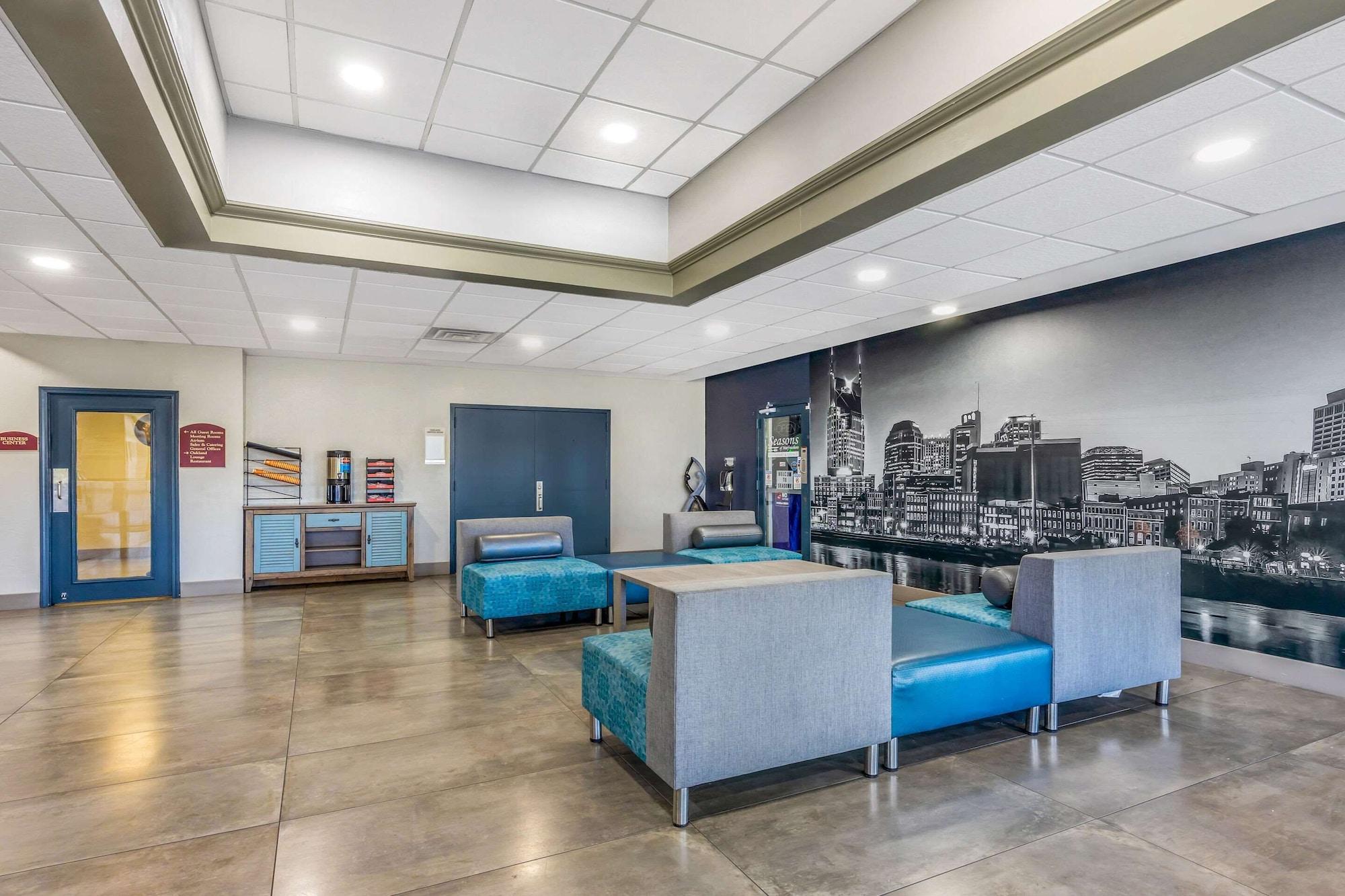 Vista Lobby Clarion Inn Murfreesboro Old Fort Pkwy