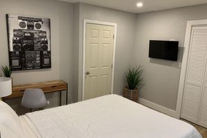 Alquiler Vacacional - Spacious 3BR Home + Private 2BR Casita – Ideal for Groups