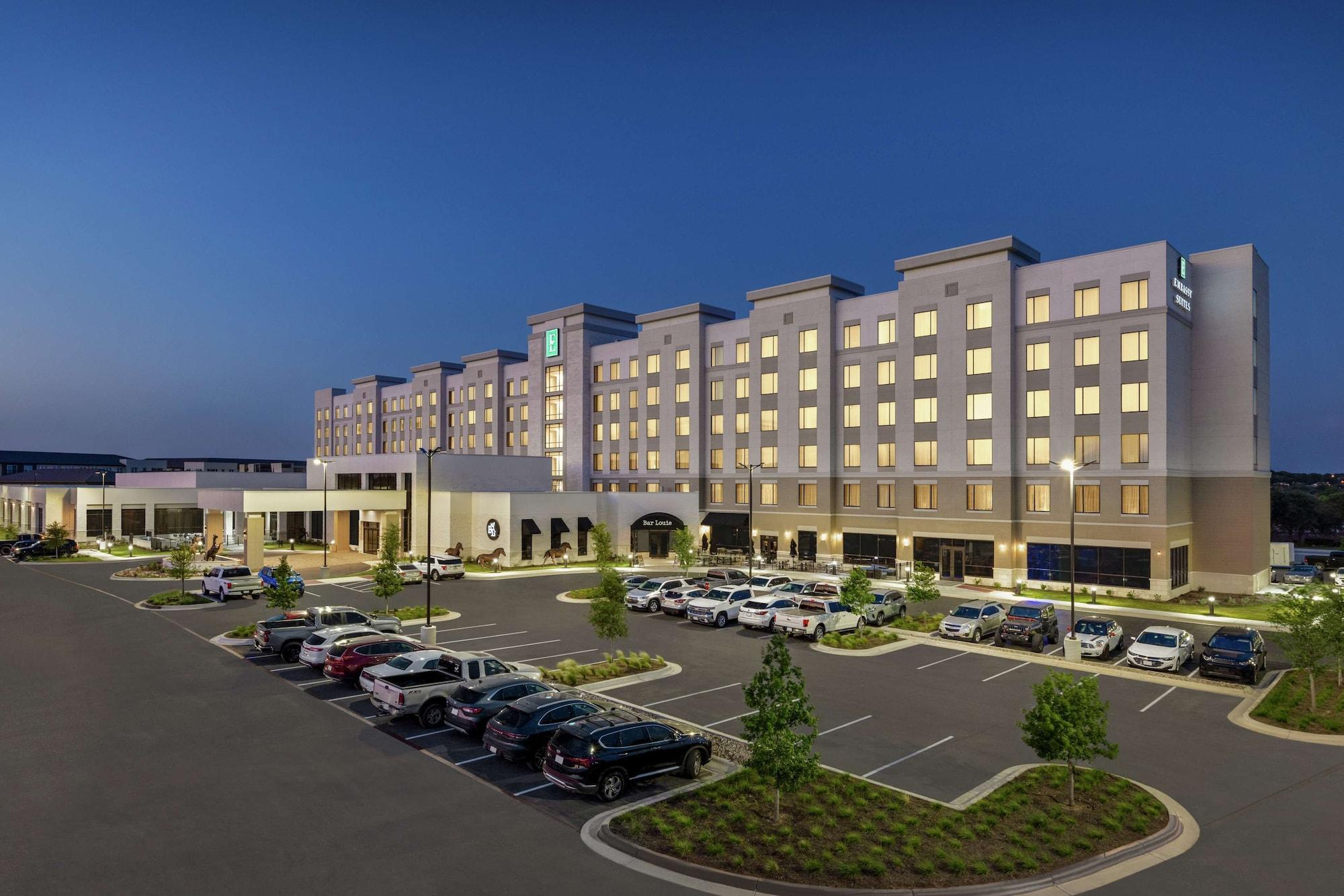 Vista Exterior Embassy Suites by Hilton Round Rock