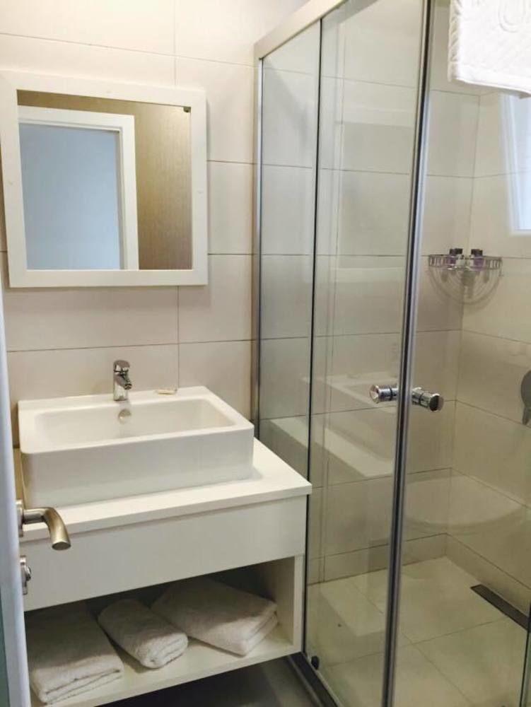 Set de Habitación Kardesler Otel