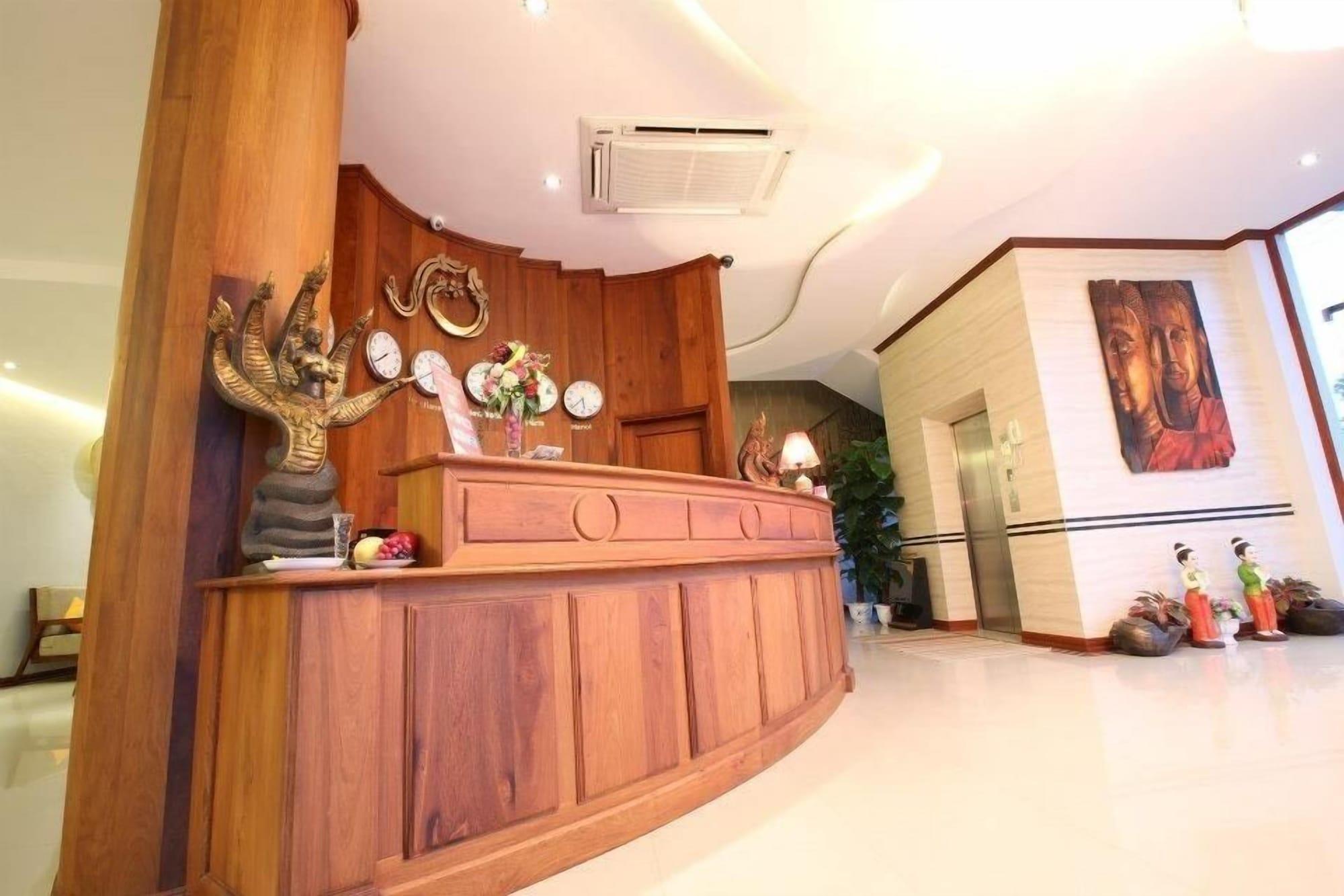 Vista Lobby Phonethip Plaza Hotel