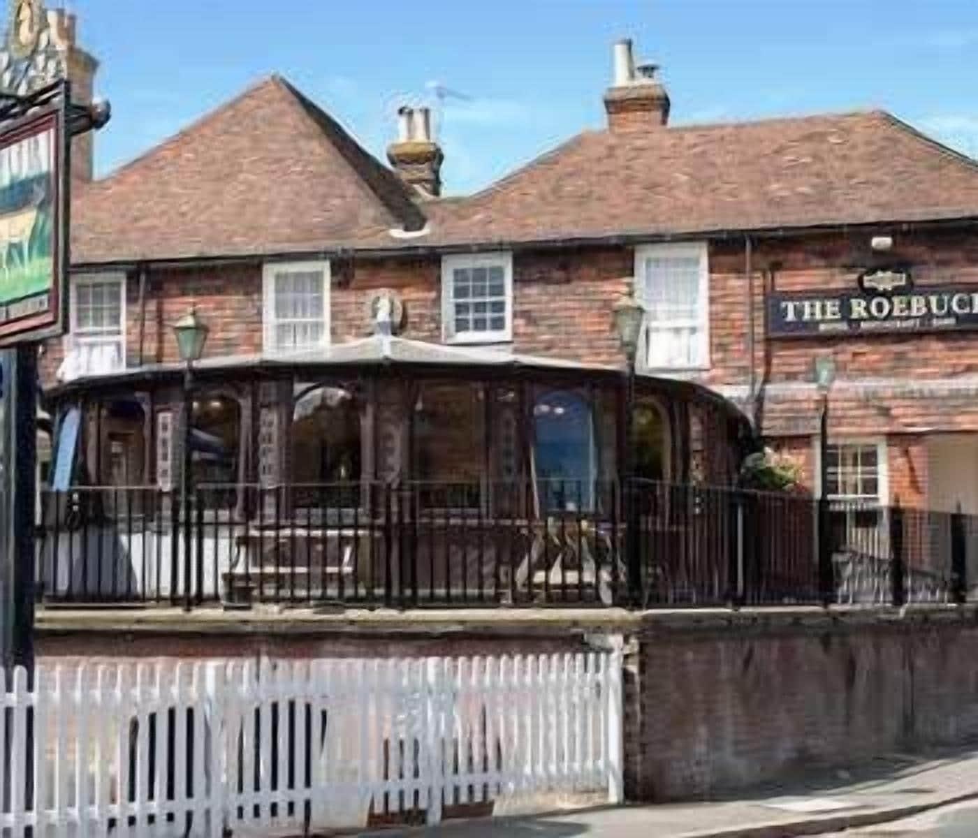 Varios Roebuck Inn
