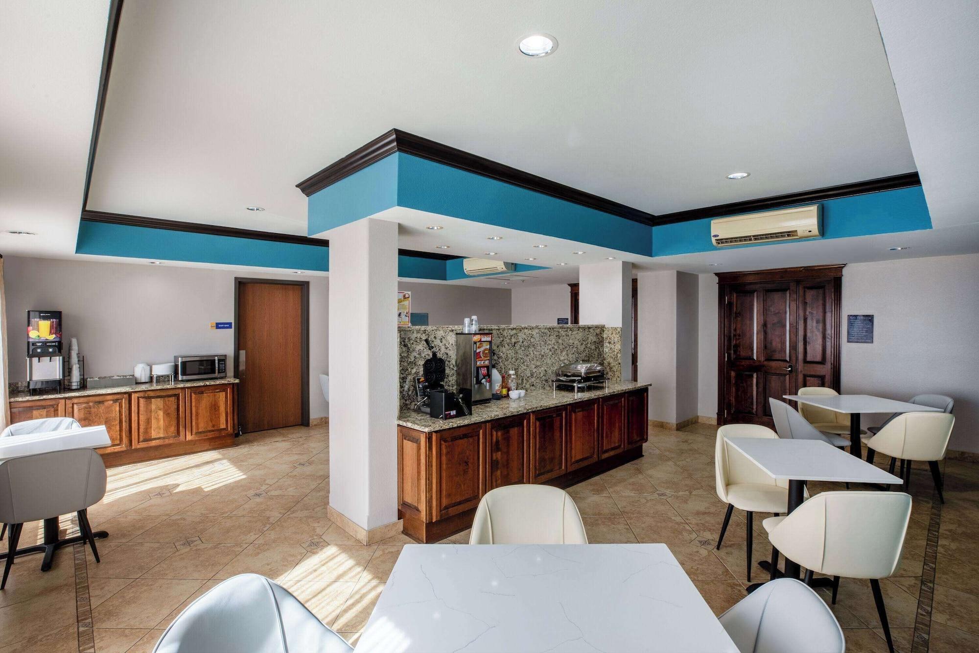 Restaurant Days Inn by Wyndham Baton Rouge/I-10