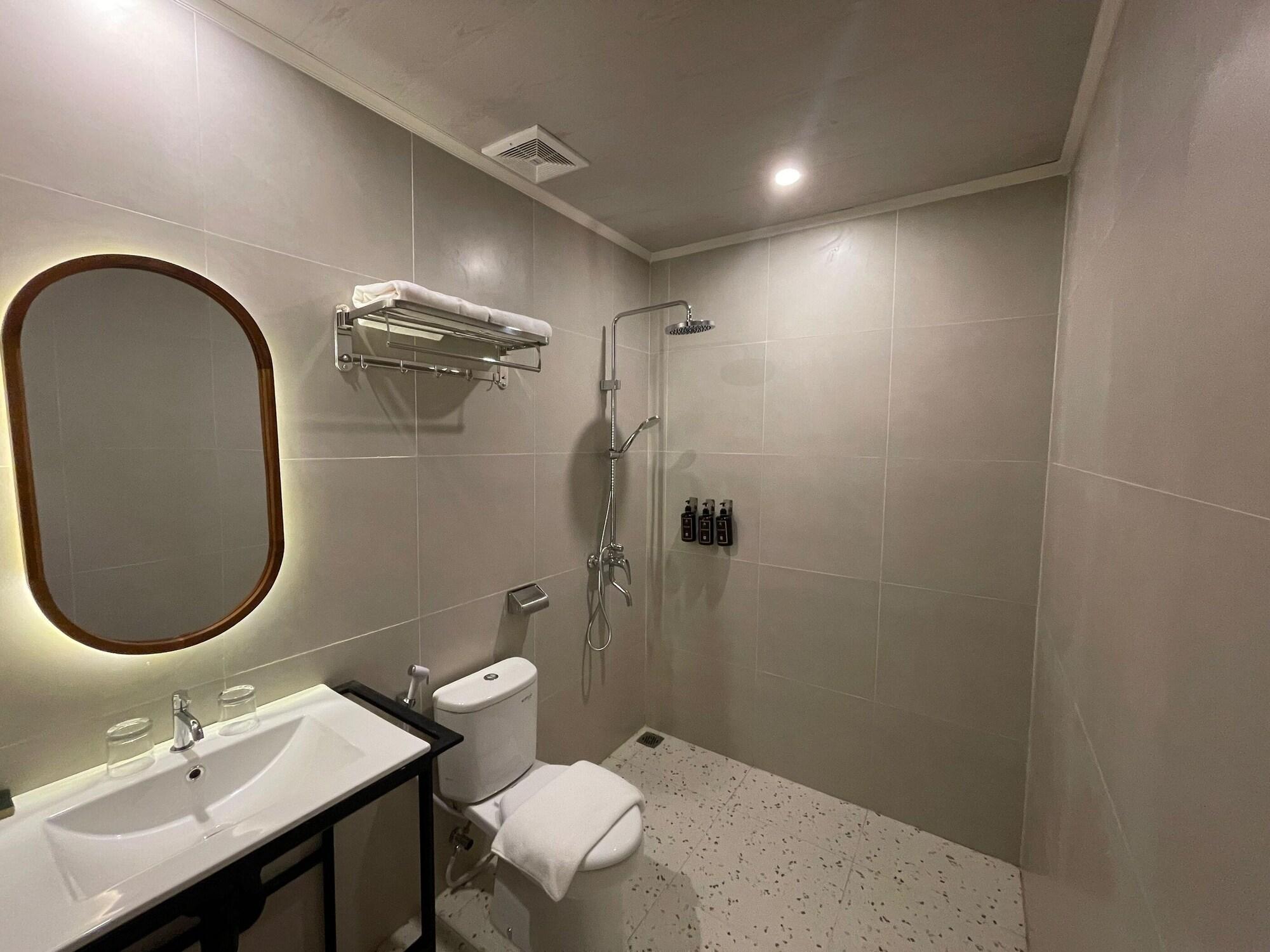 Equipamiento de Habitación Azana Essence Sanggabuana Bogor