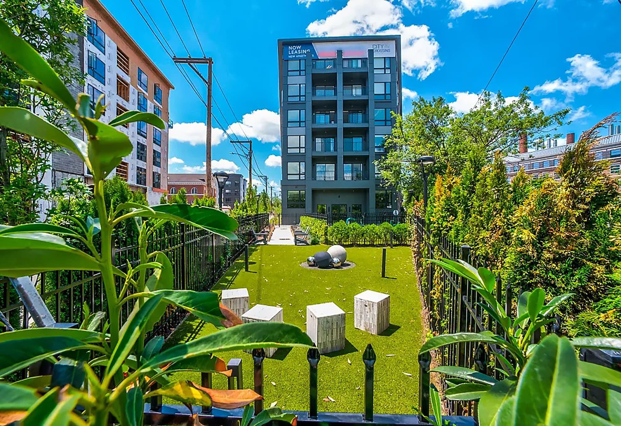 Vista Exterior Luxury Furnished Apartments by Hyatus Downtown at Yale