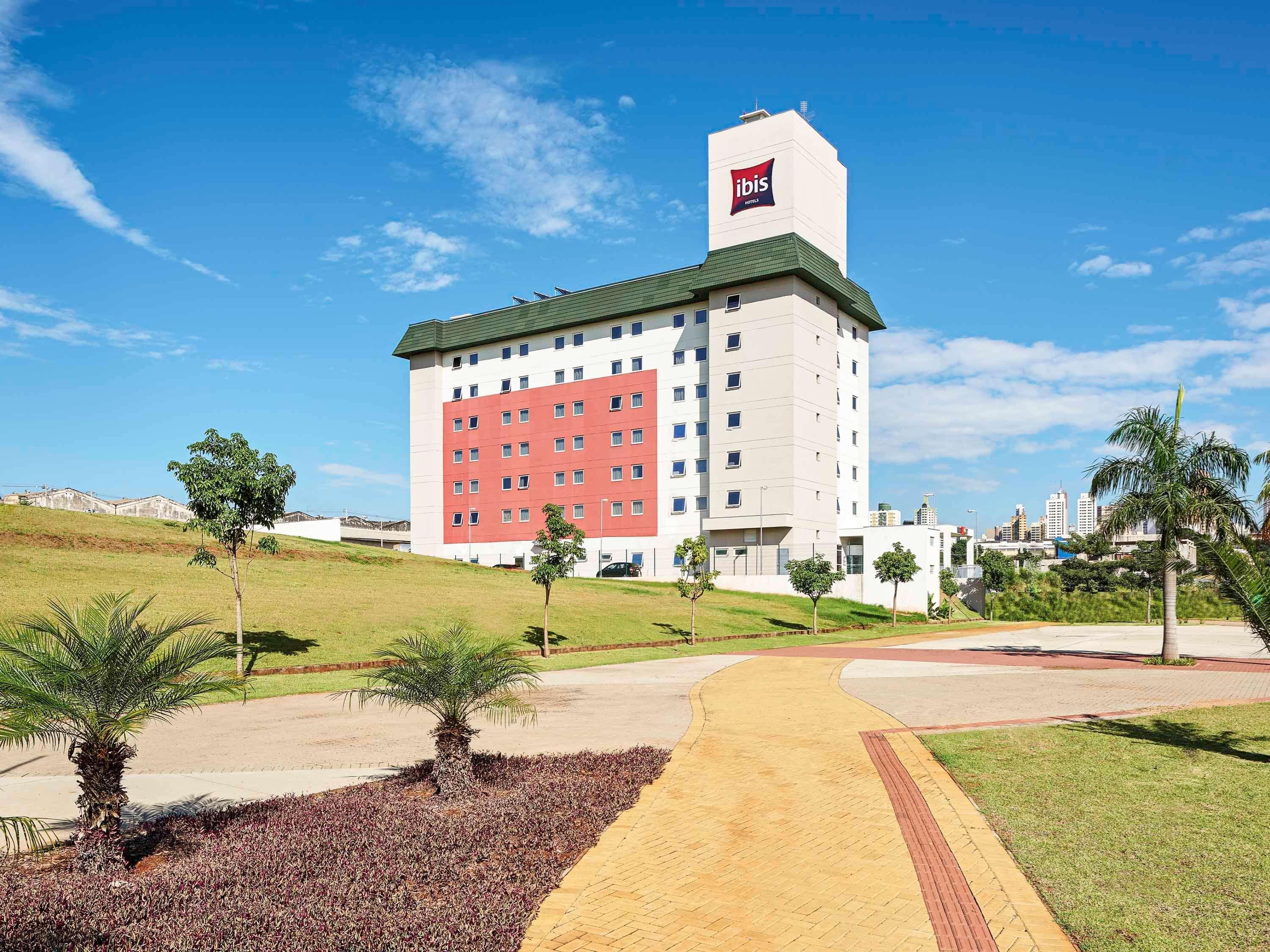 Vista Exterior ibis Londrina Shopping