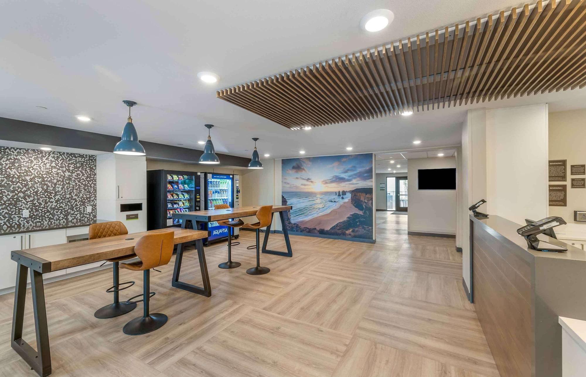 Vista Lobby Extended Stay America Premier Suites - San Diego - San Marcos