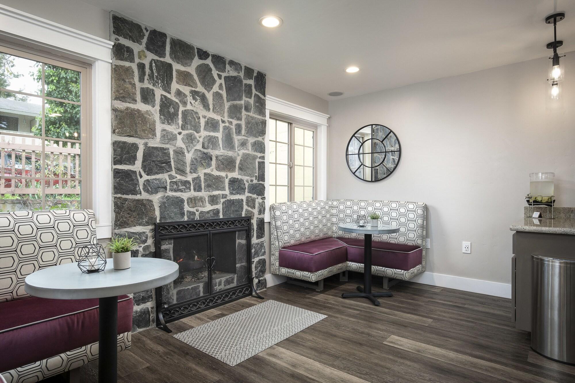 Bar/Salón Candle Light Inn