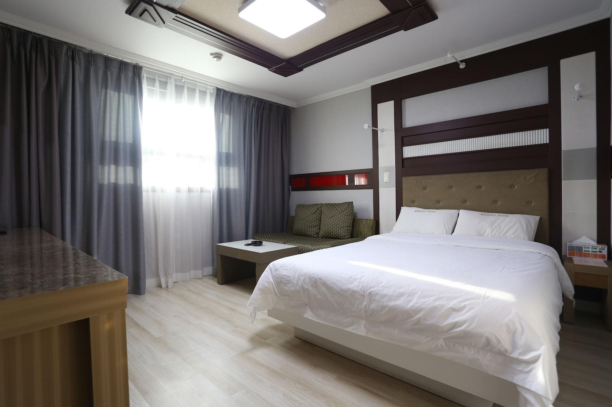 Varios Paradais Motel
