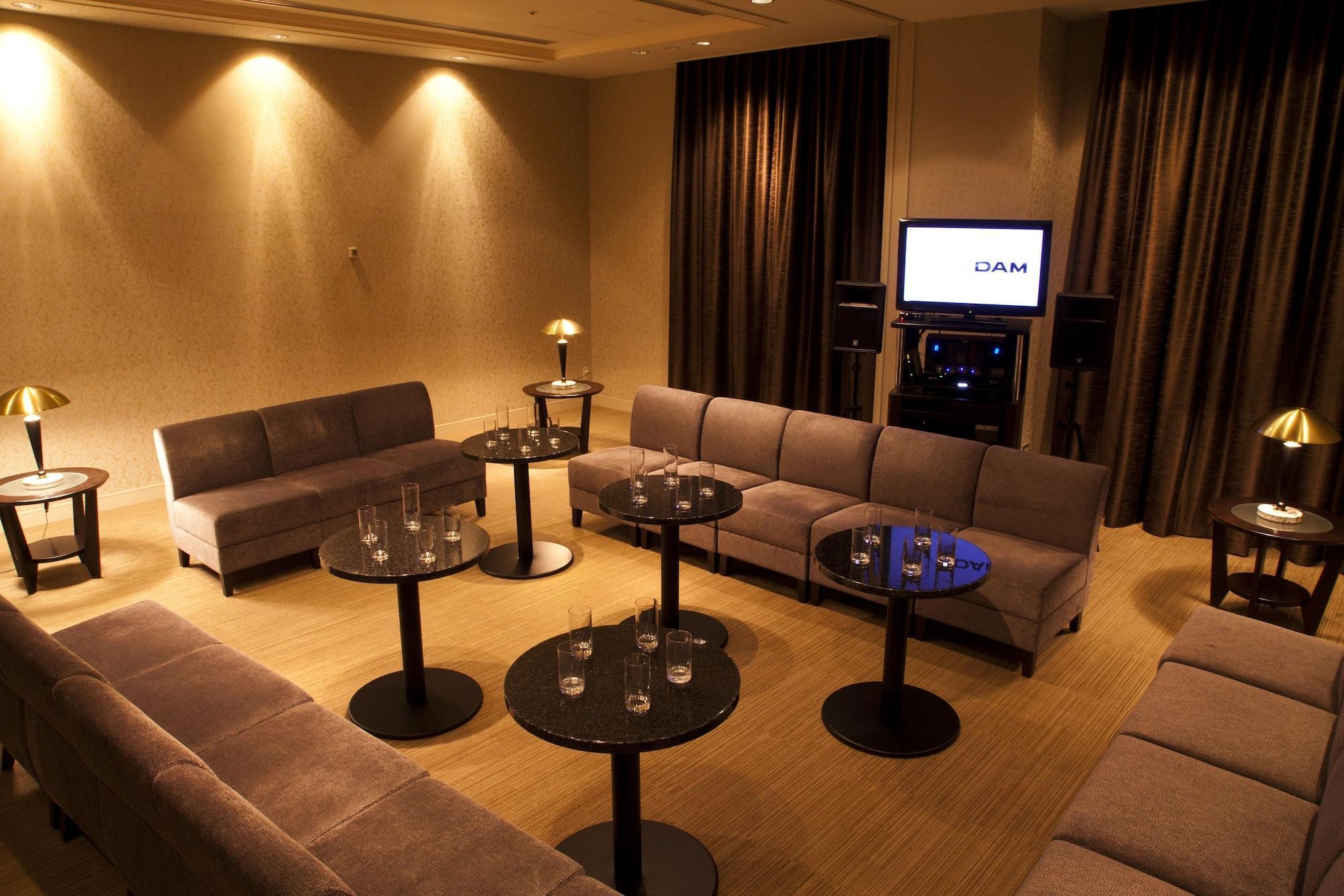 Bar/Salón Okura Chiba