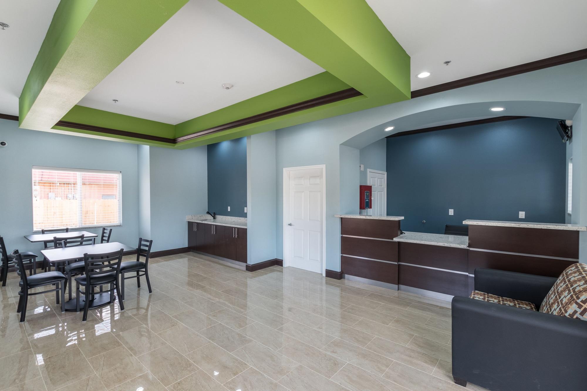 Vista Lobby Scottish Inns & Suites