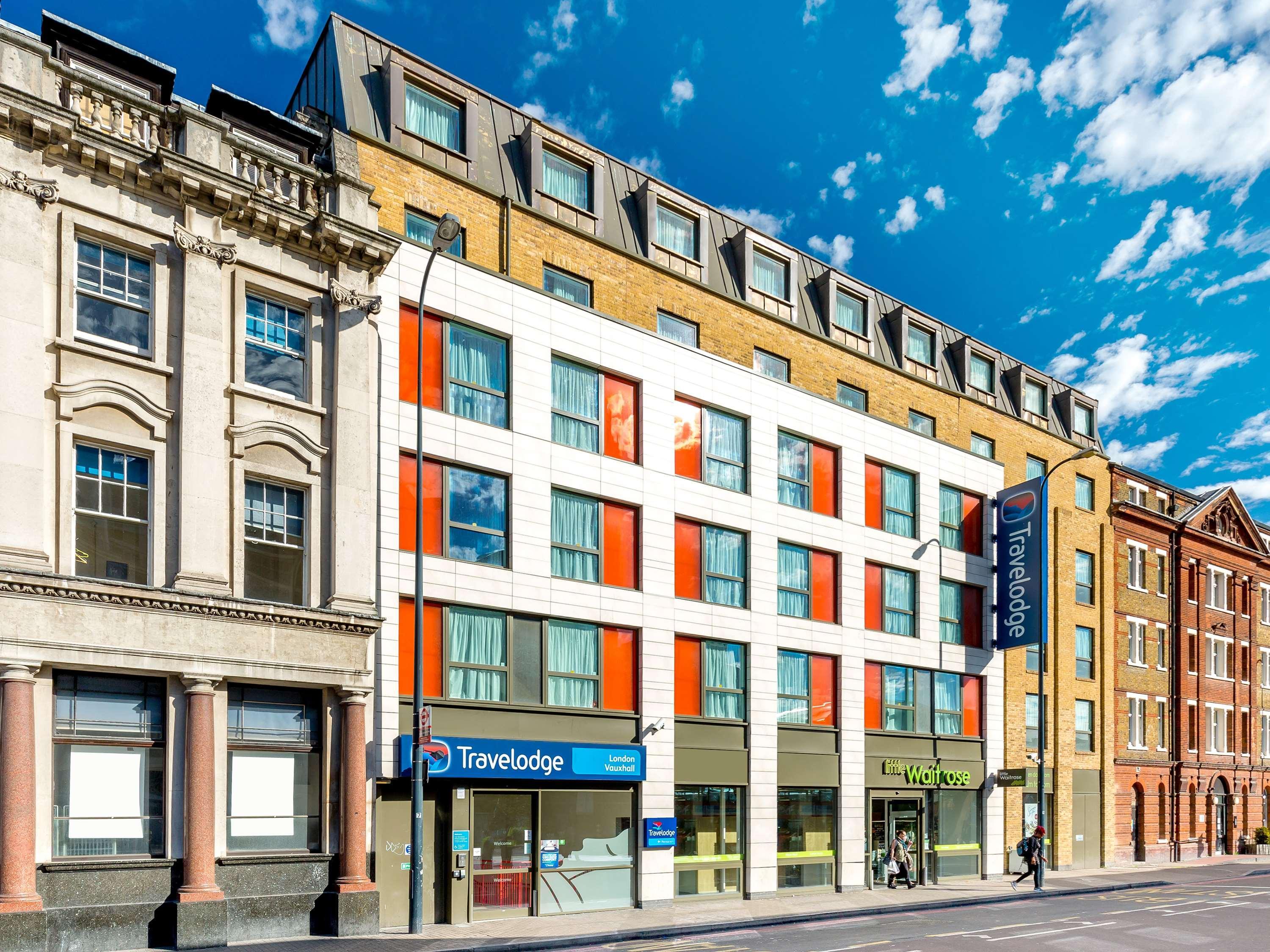 Vista Exterior Travelodge London Vauxhall