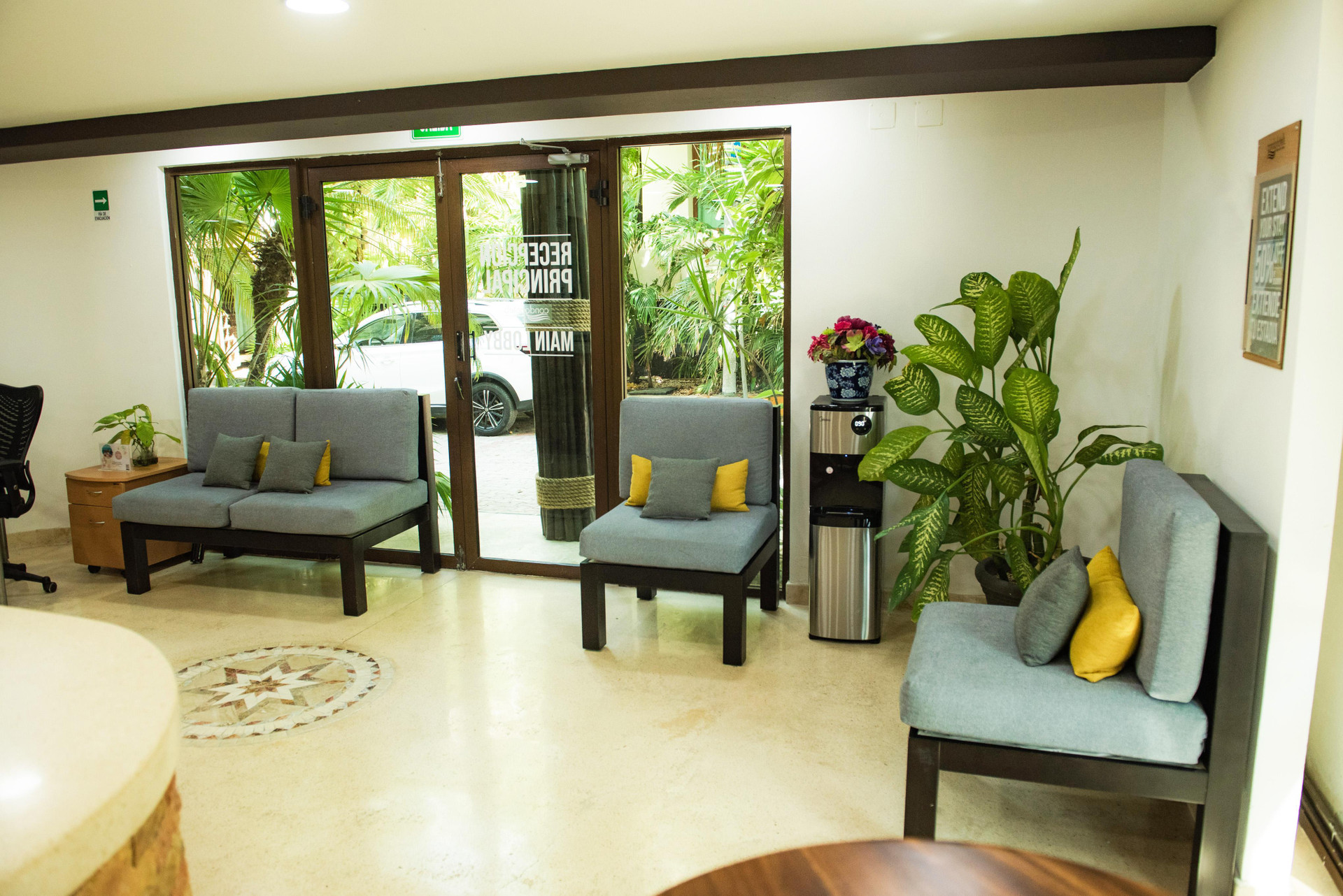 Vista Lobby Porto Playa Condo Hotel & Beachclub