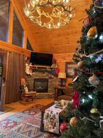 Alquiler Vacacional - Best Mt Views! 3 K Suites on 3 Levels! HOT TUB, ARCADE,
BILLIARDS! Open 5/11-17!