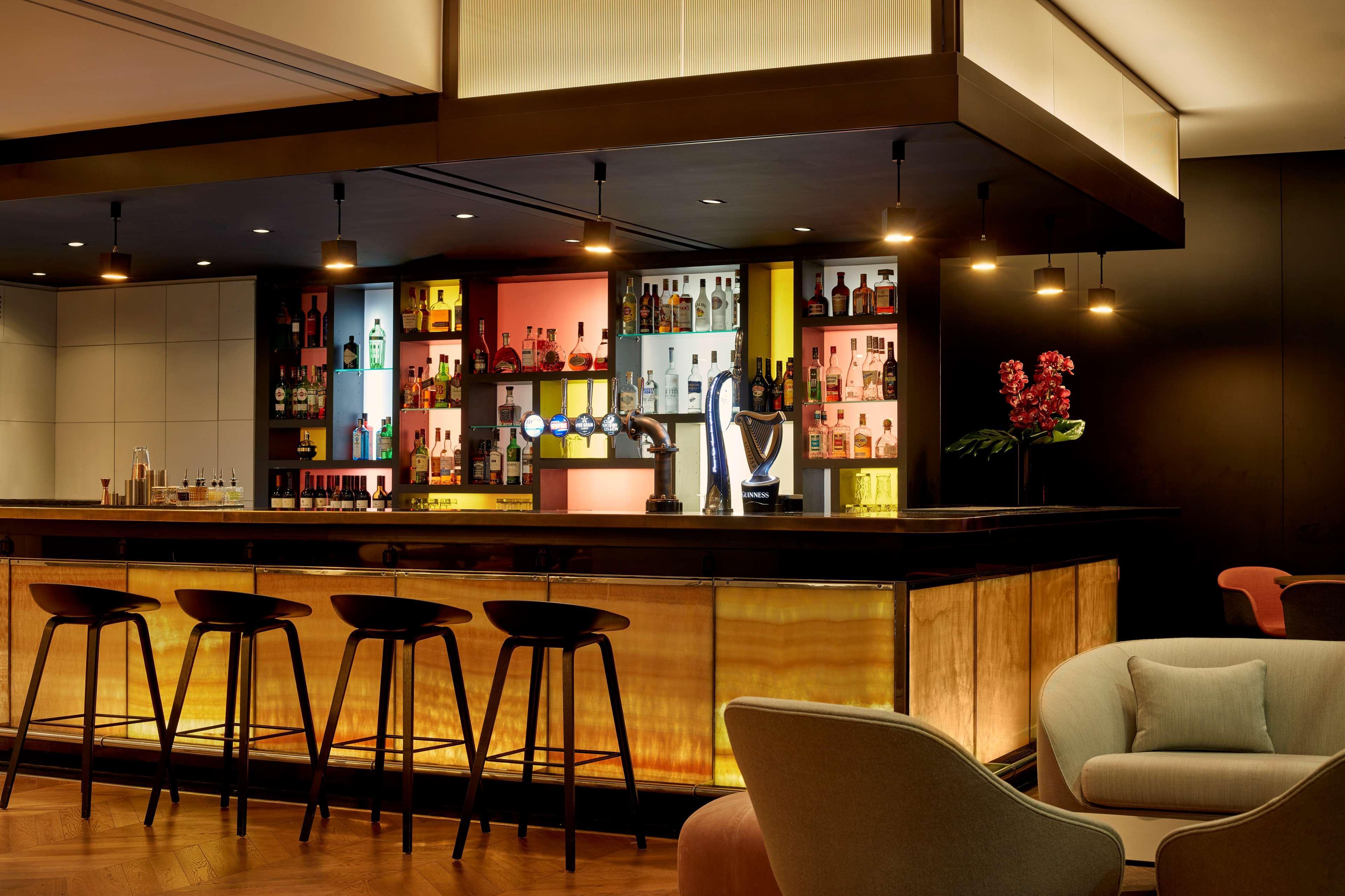 Bar/Salón Park Plaza County Hall London