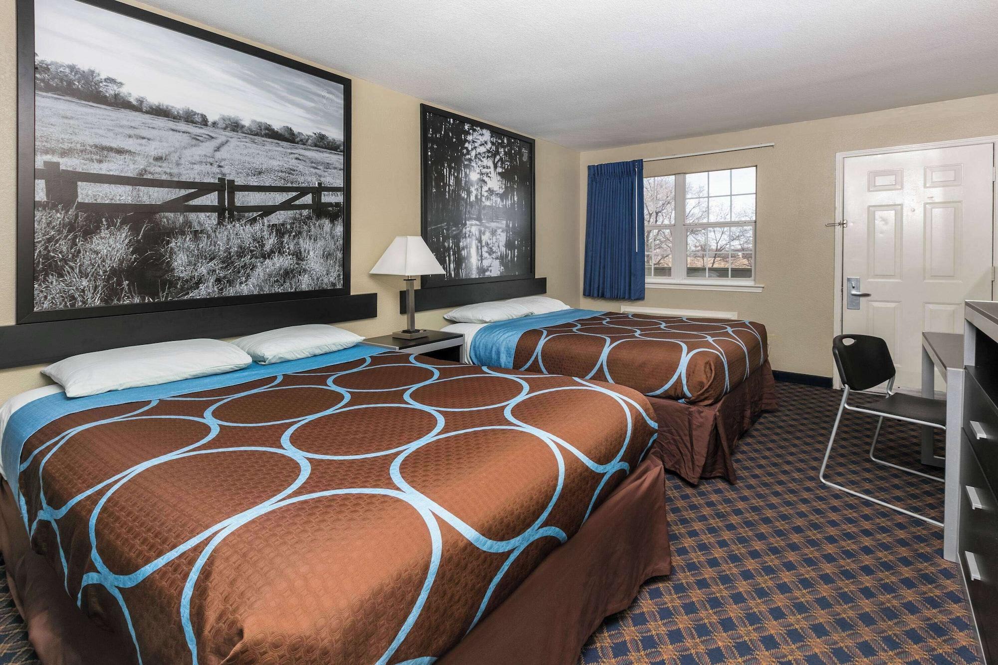 Habitación Super 8 by Wyndham Arlington Near AT&T Stadium
