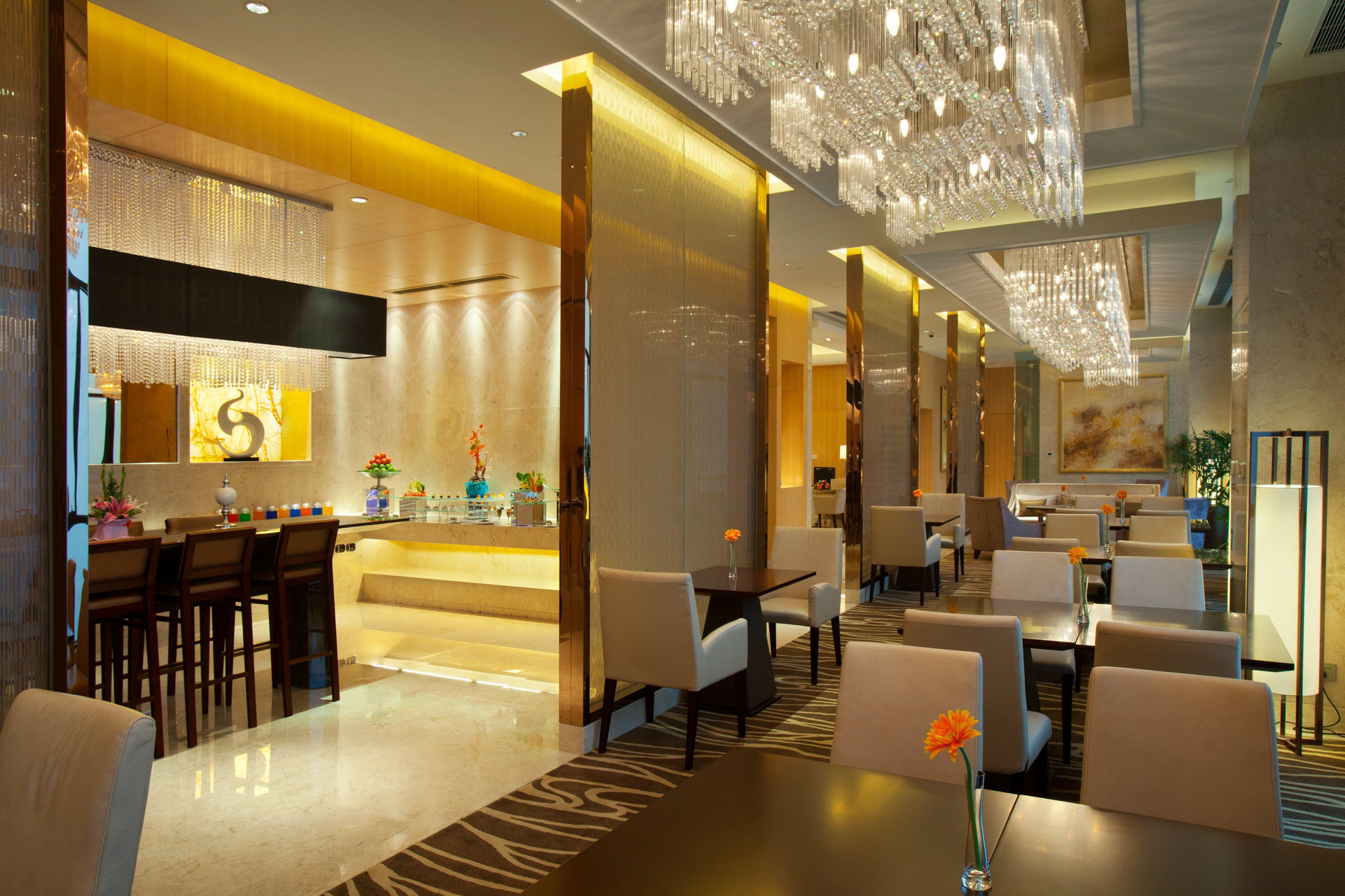 Bar/Salón Crowne Plaza Yichang by IHG